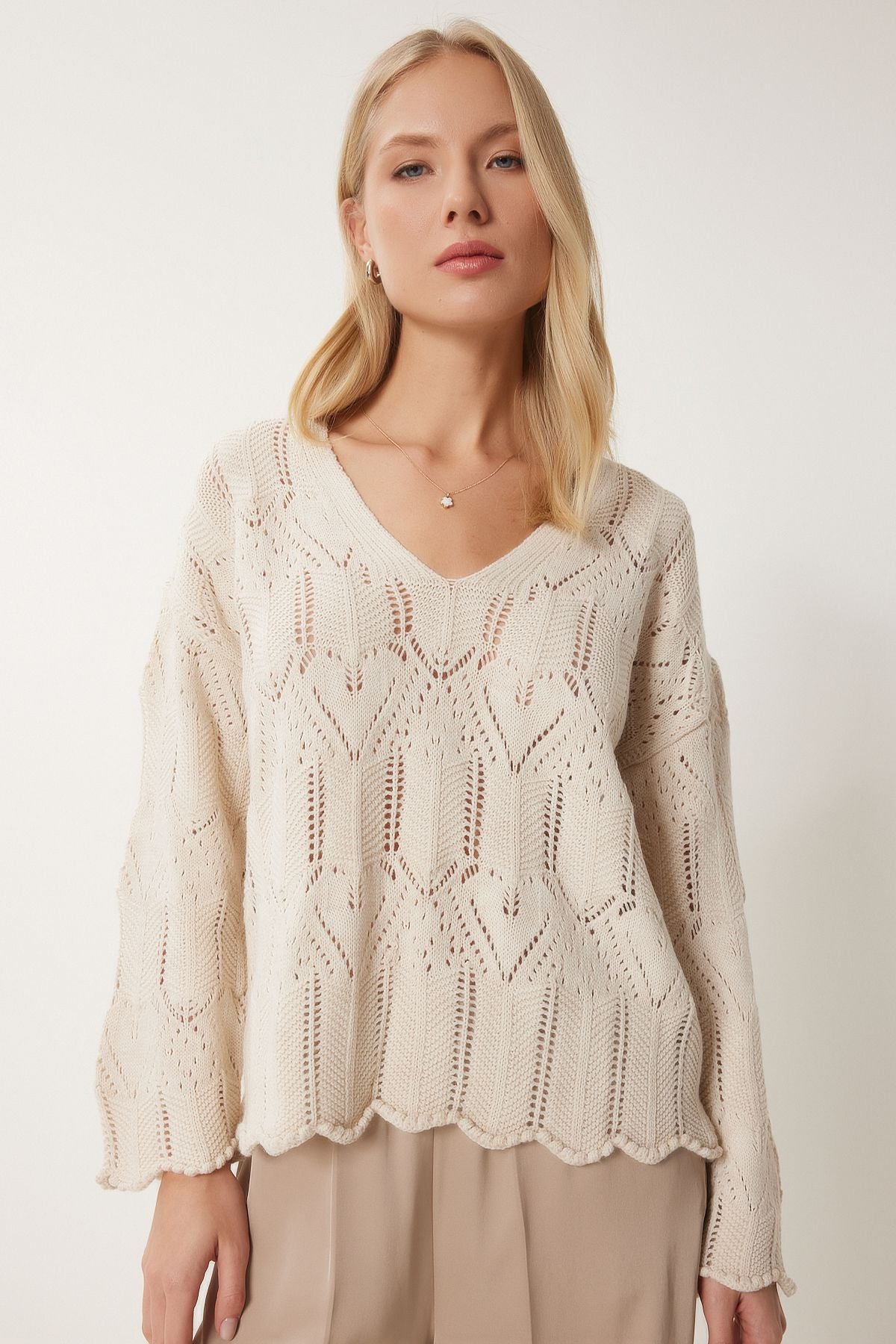 WOMEN'S CREAM V -YAKA OWNERSHIP COOL Sweater PN00079