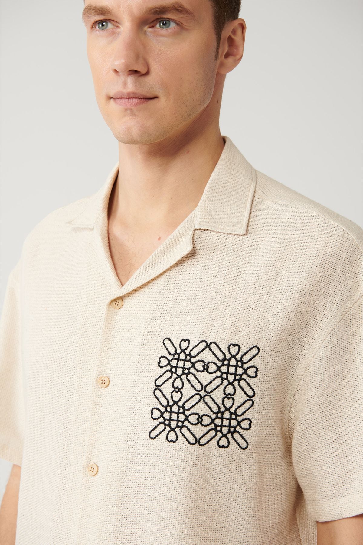 Men's Beige Apace Neck Embroidery Detailed Shirt A41y2231