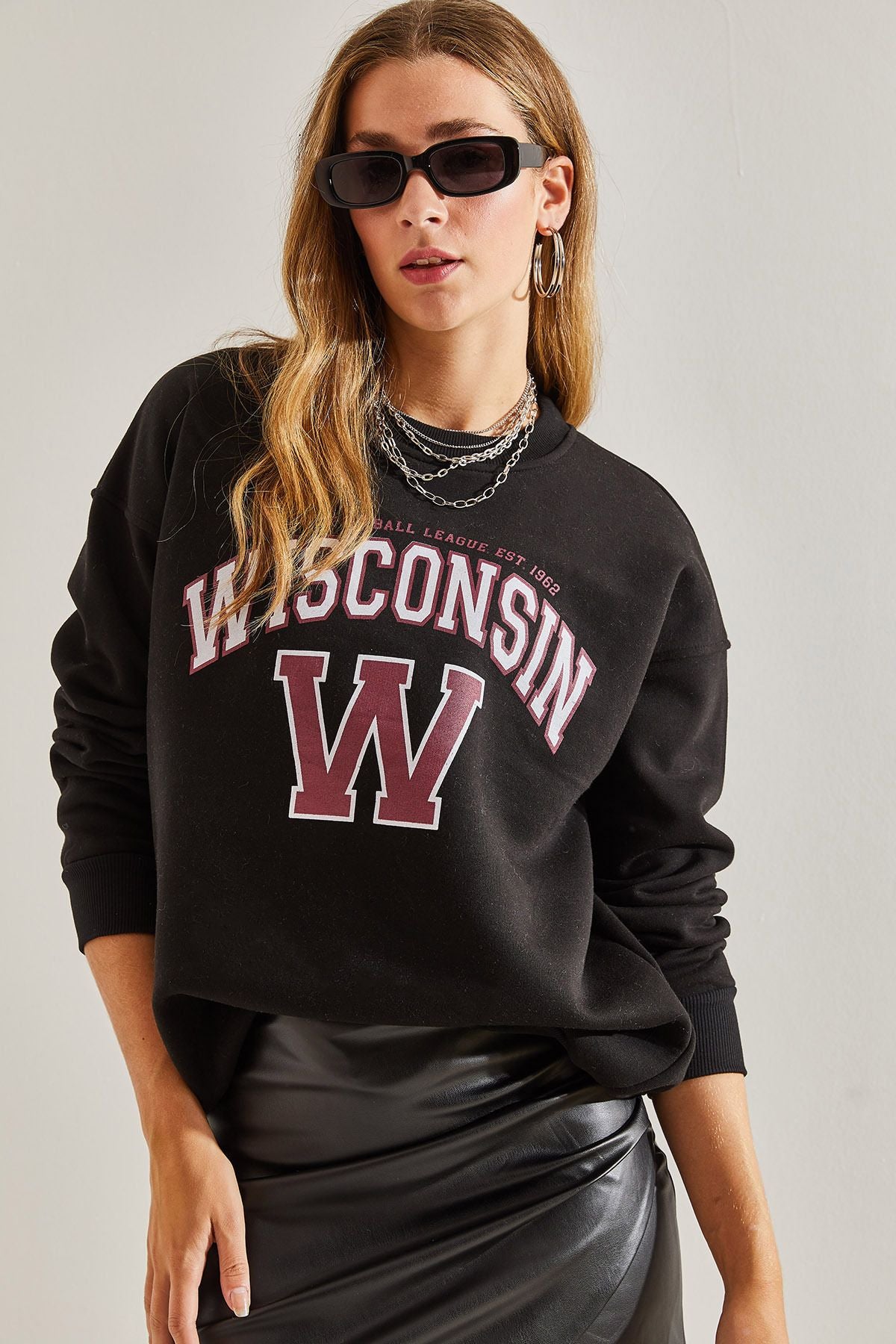 WOMEN W PRINTED THREE YEAR SWEATSHIRT