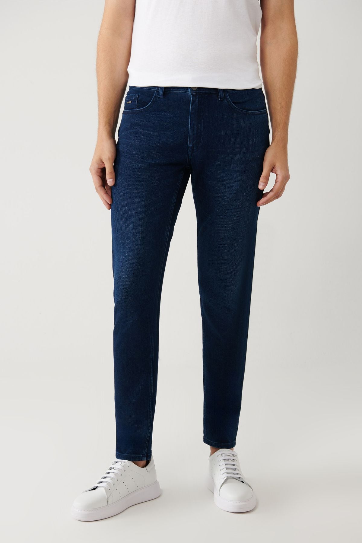 Men's navy blue tubing washing flexible jean pants B003525
