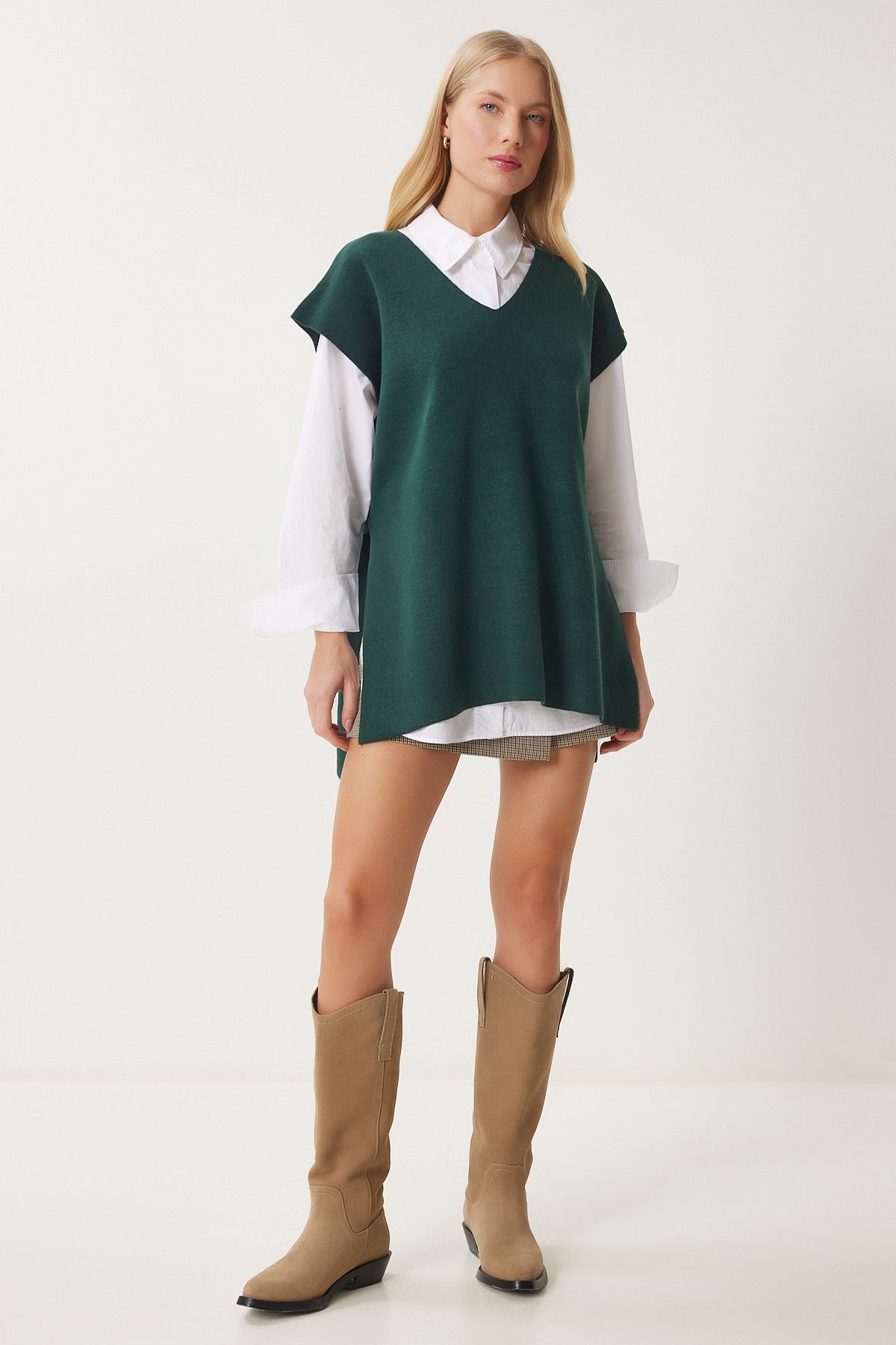 Female emerald green v -neck belt long knitwear suvevery US00185