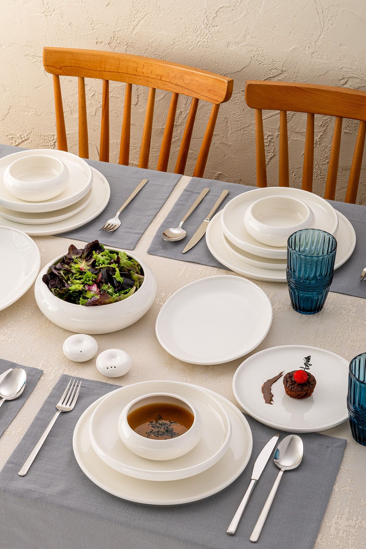 Istanbul Porcelain Kınalıada 53 Piece 12 Person Round Dinner Set