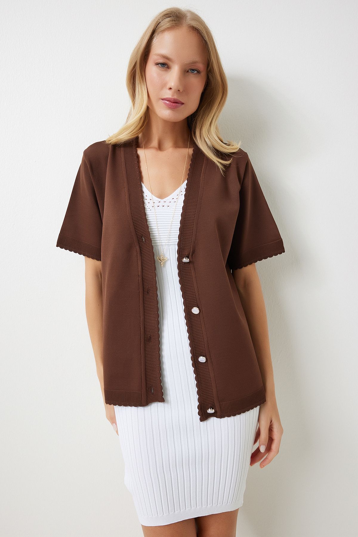 Women's brown chic buttoned seasonal knitwear cardigan OW00043