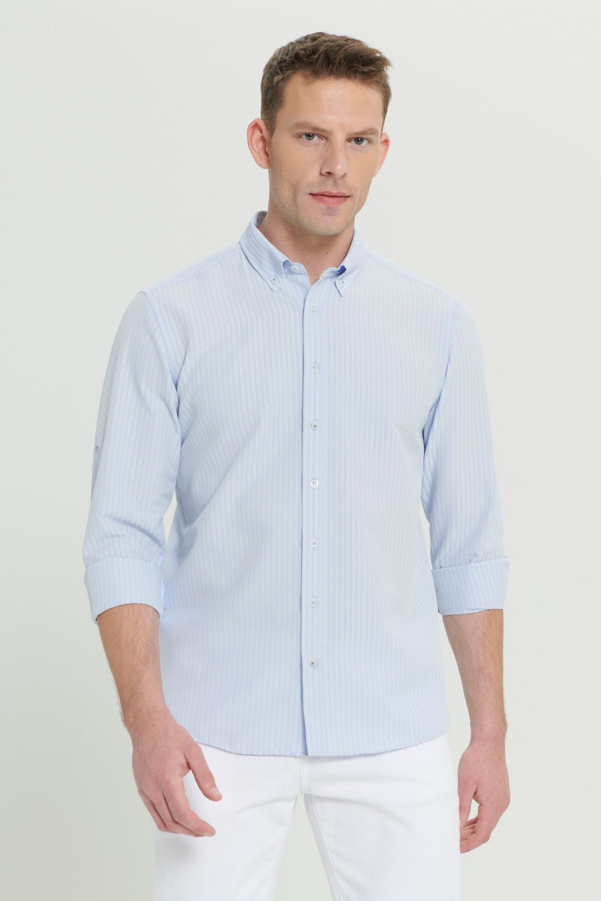 Men's light blue wrinkle technical oxford wafer patterned slim fit narrow cut buttoned collar flexible shirt