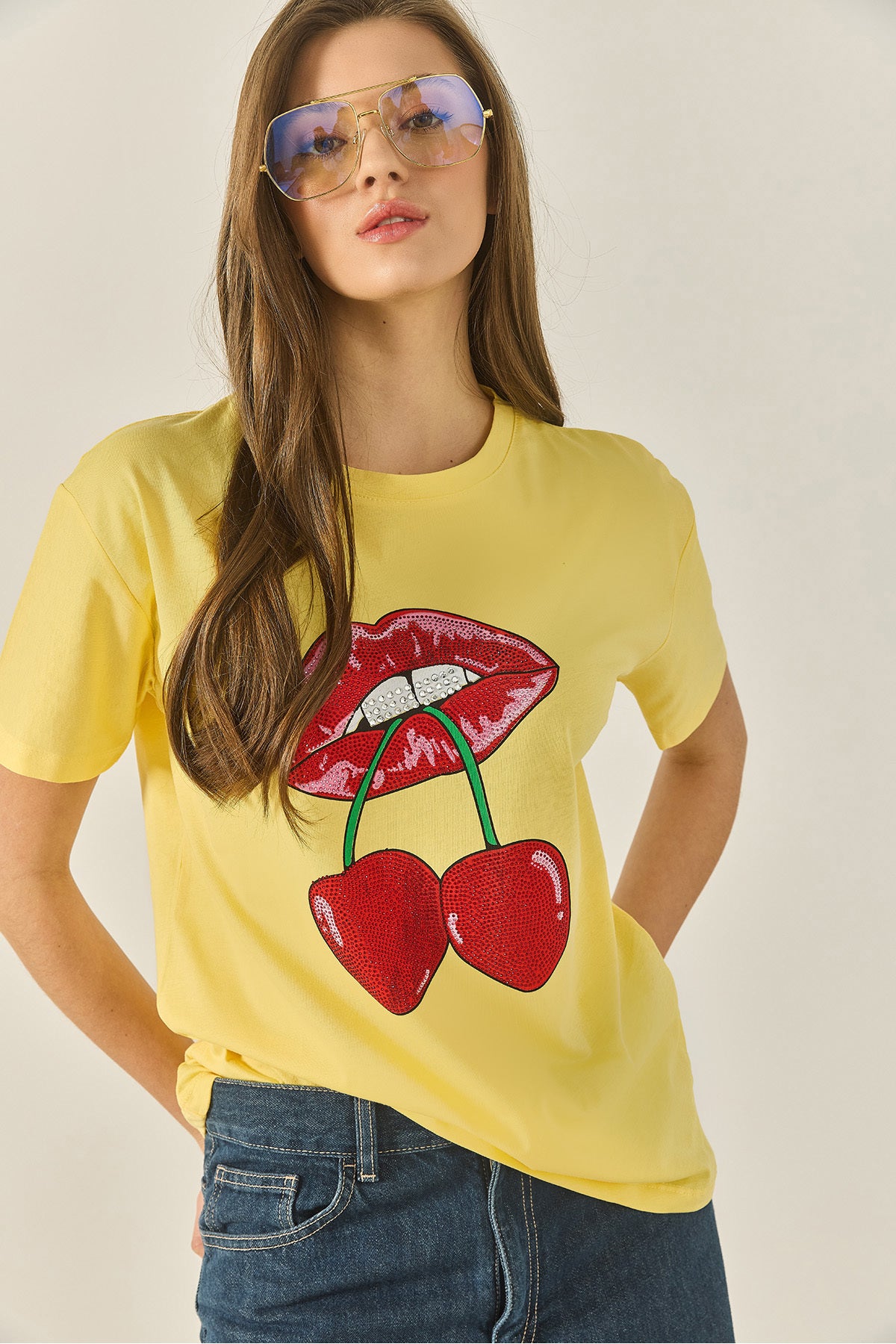 Women's Cherry Lips Printed Stone Detailed Regular Fit T-Shirt 4137 60283298