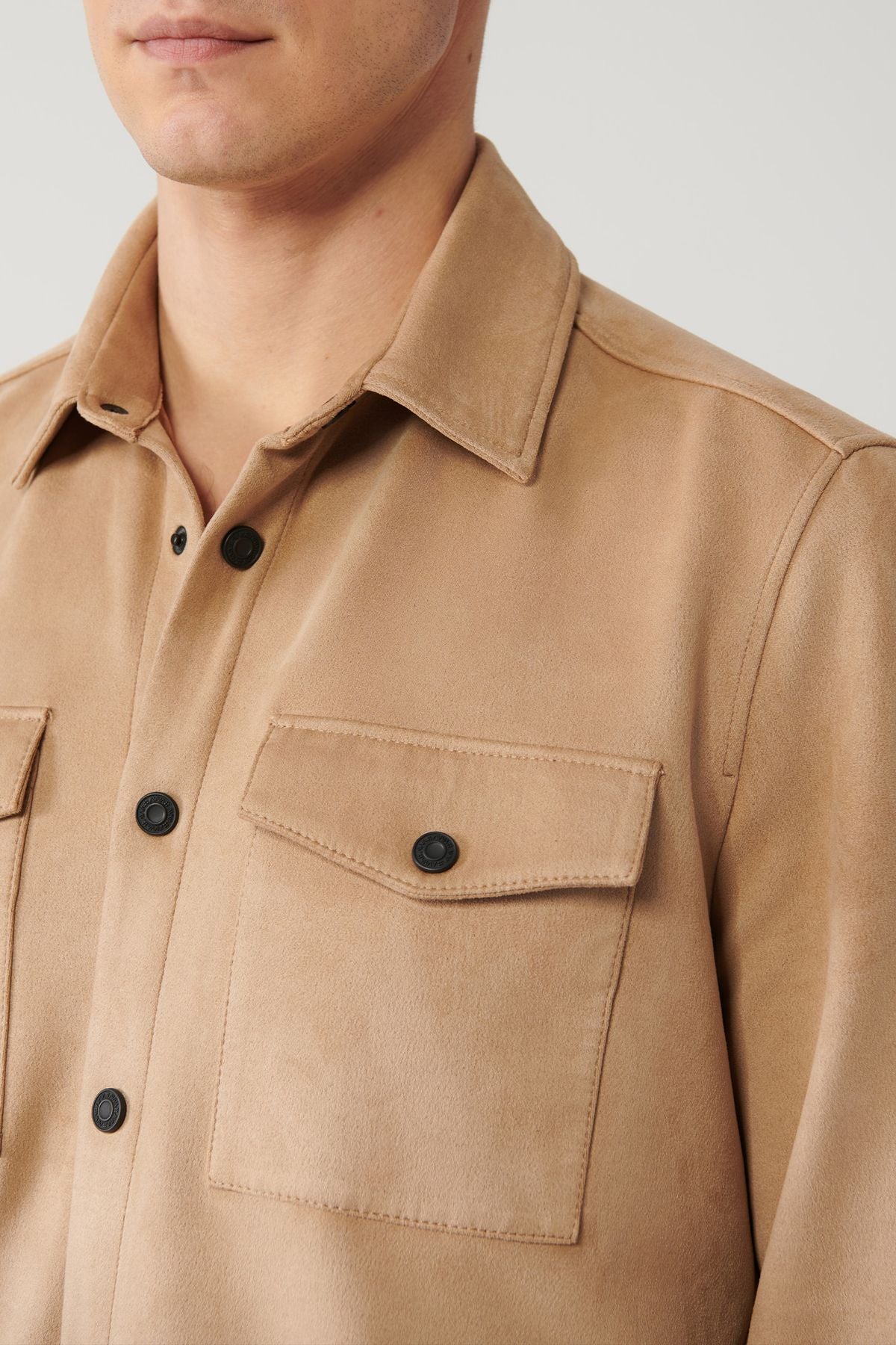 Men's light beige suede -looking front with molder pocket shirt shirt A41y6010
