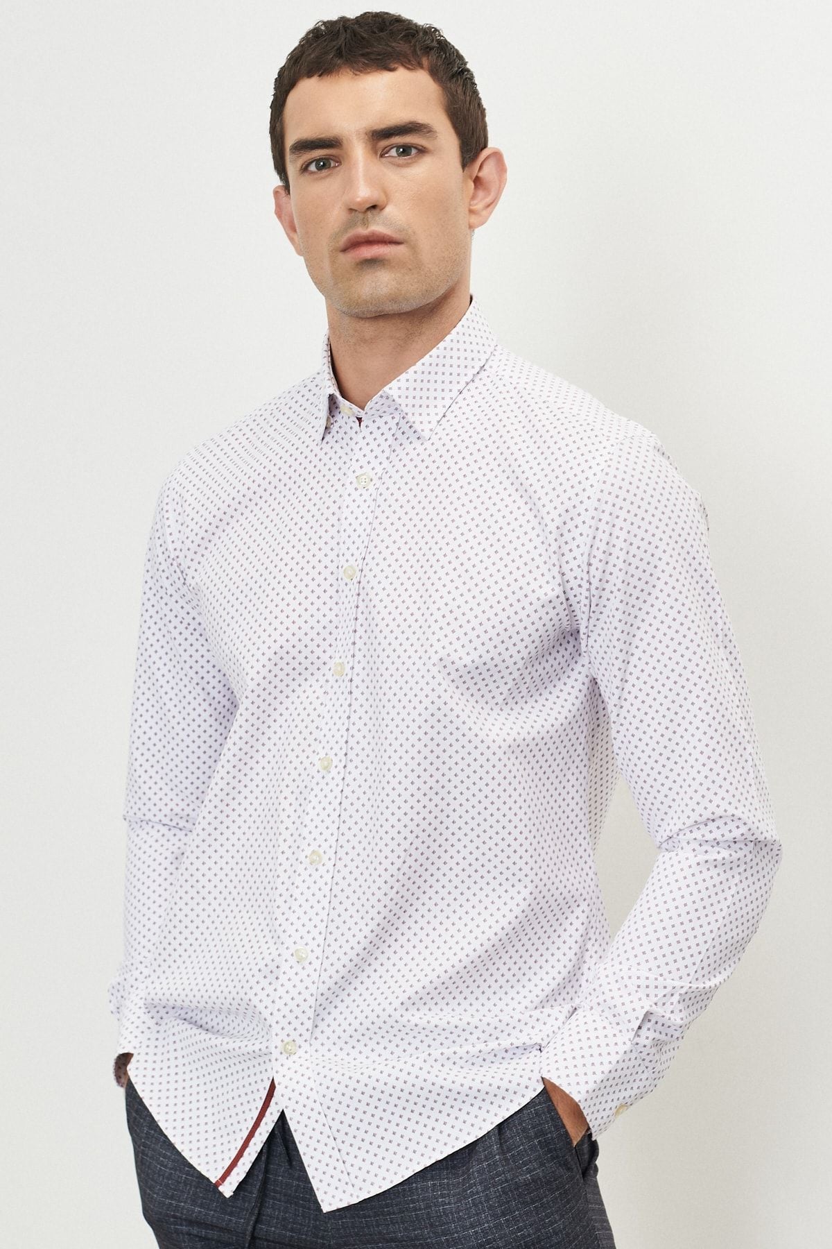 Men's White-Bordo Slim fit narrow cut buttoned shirt with buttoned button