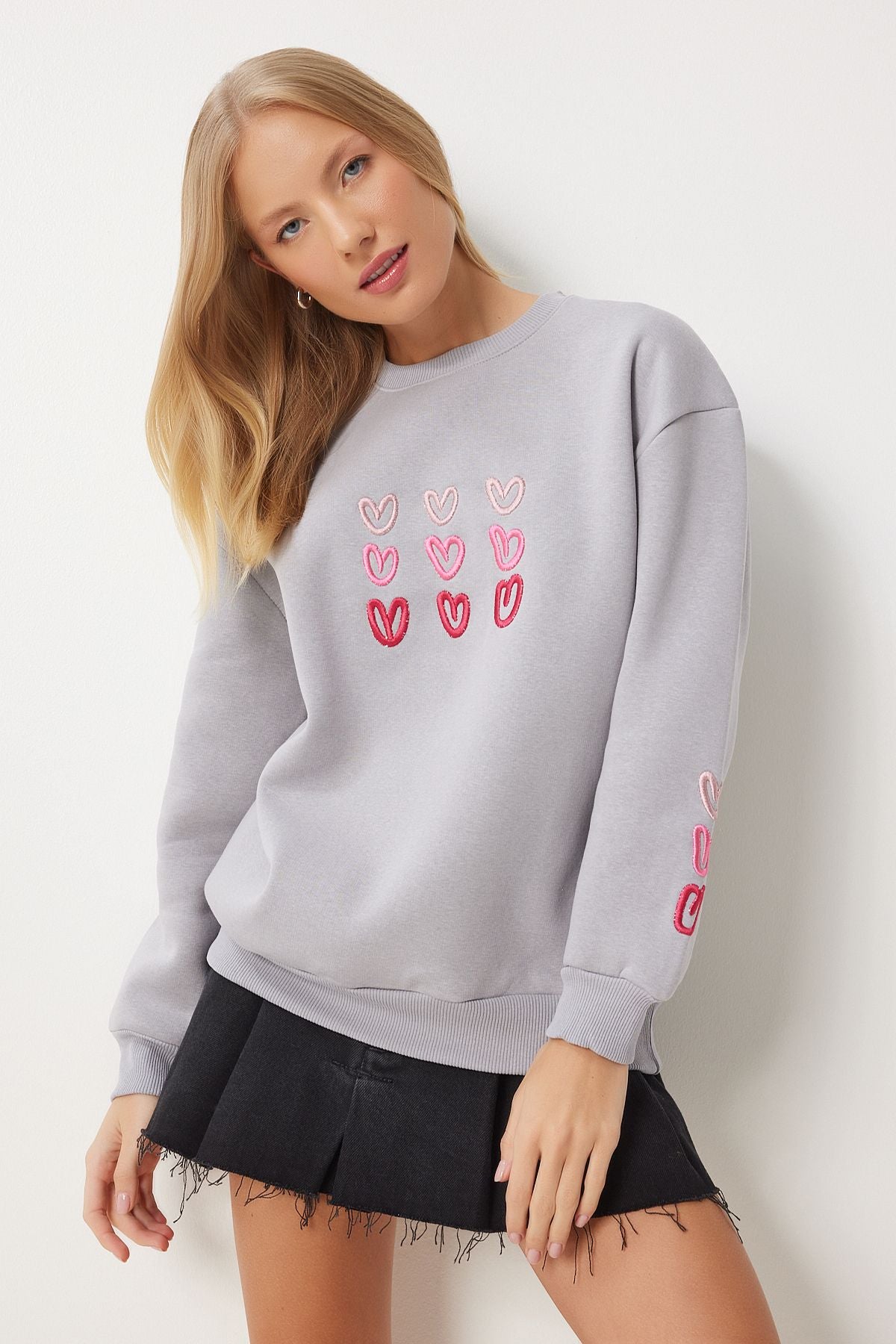 Women's Gray Heart Embroidery Sweatshirt OW00004