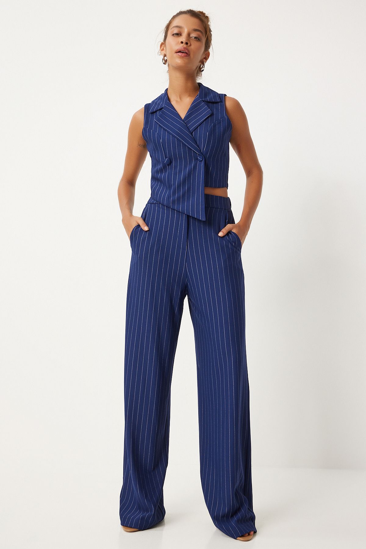 Woman Navy blue fine striped cruve collar vest pants set to00149