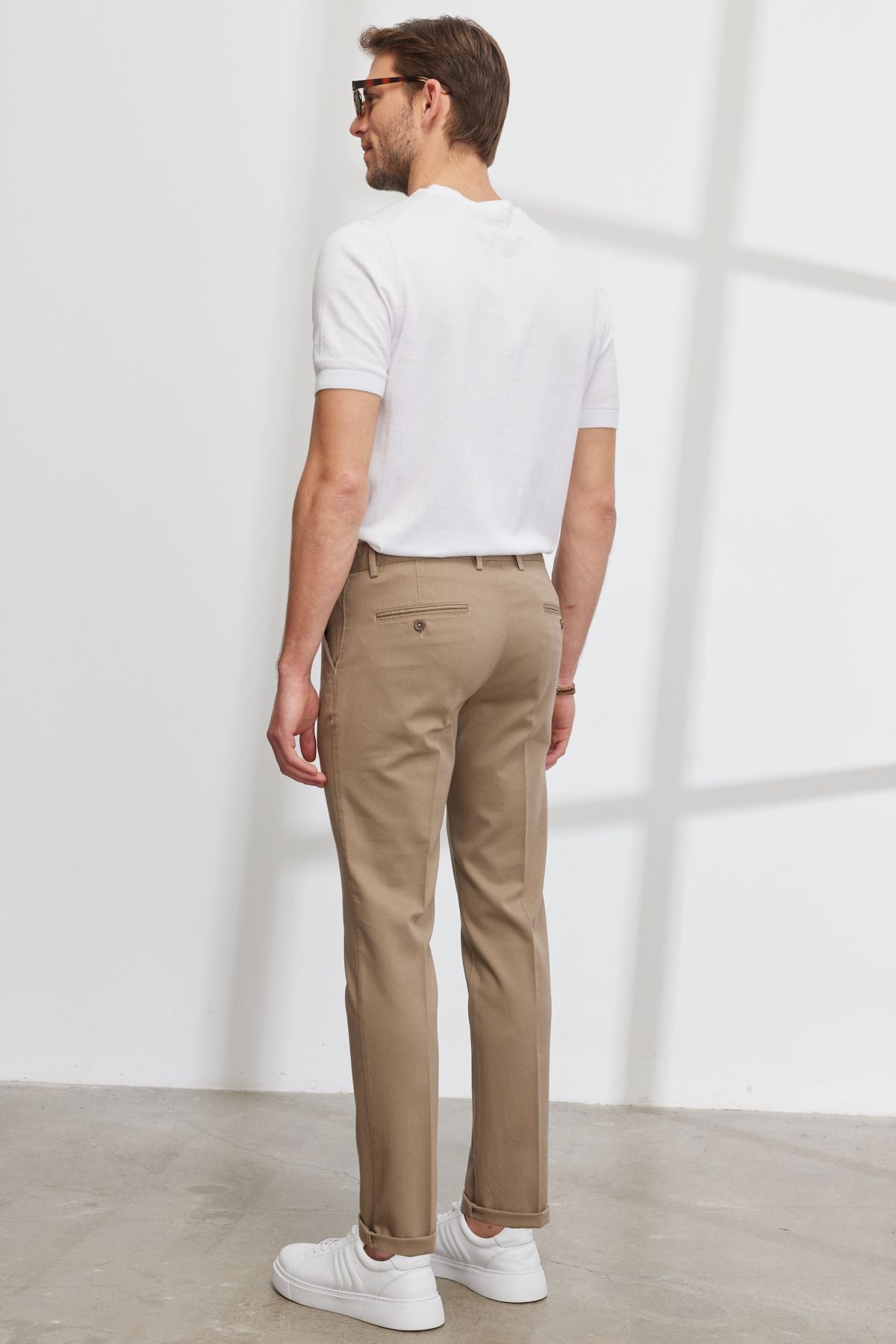 Men's Beige Slim Fit Narrow Cutting Side Pocket Cotton Flexible Amelor Pants