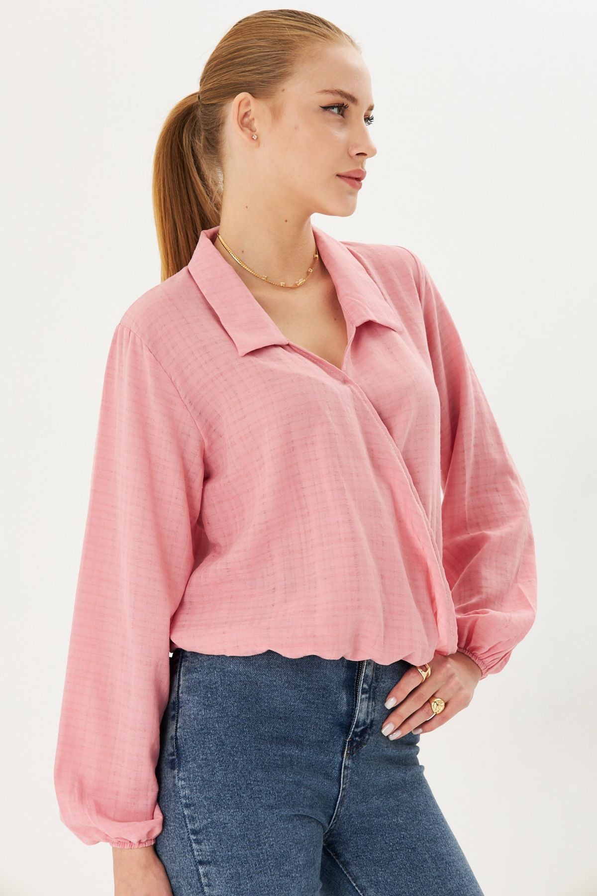 Female powder arm and waist-tire-collar cruve blouse ARM-25K001041