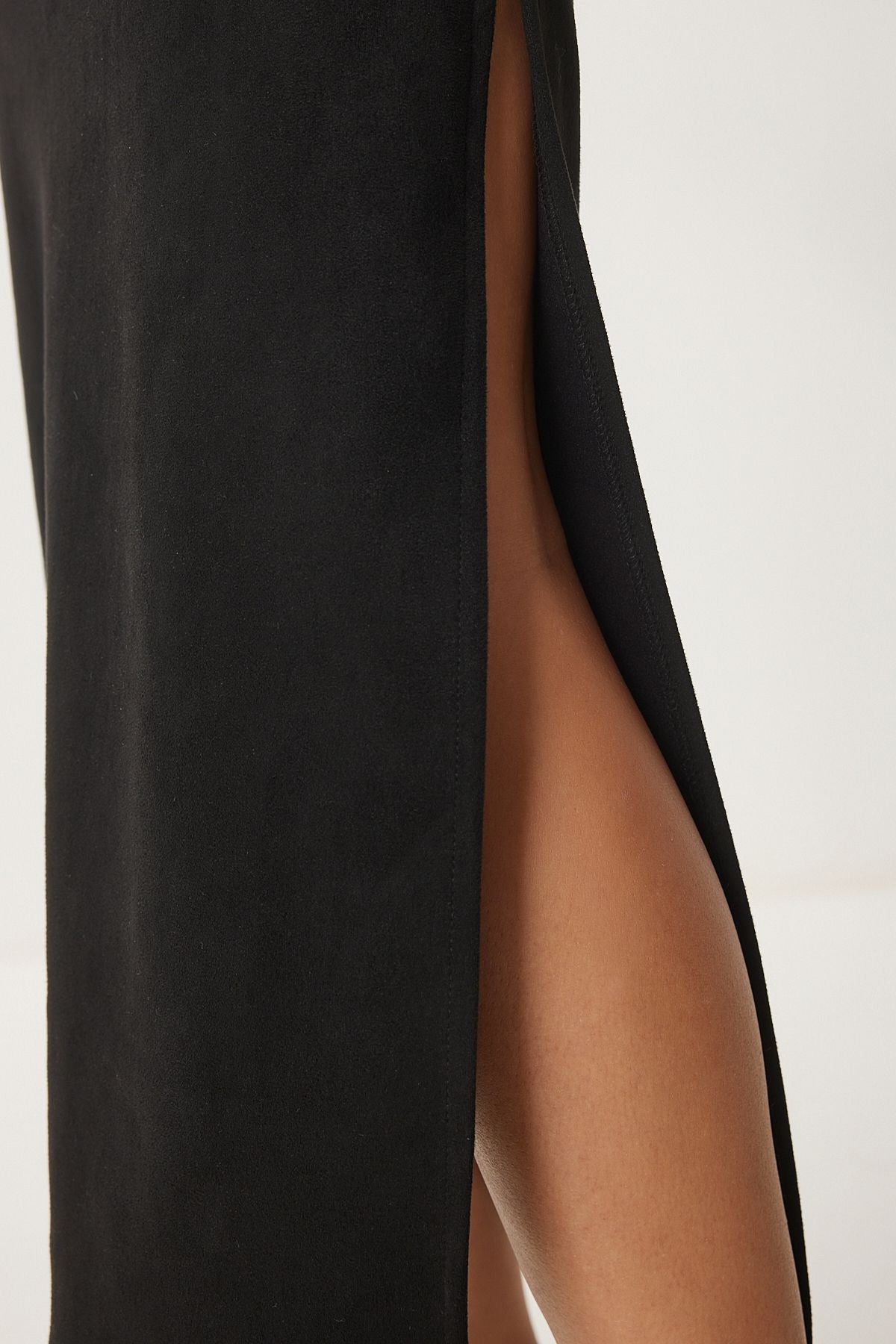 Women's black slit long suede skirt MC00292