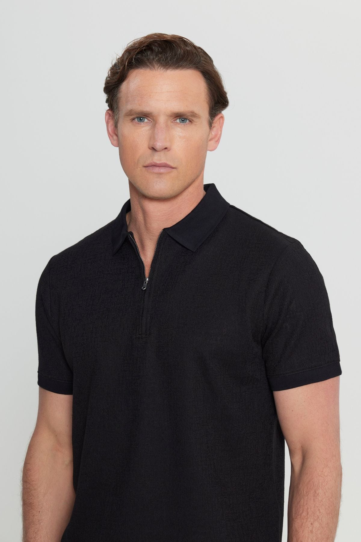 Men's black cotton slim fit narrow cut -down zippered neck jacket flexible t -shirt