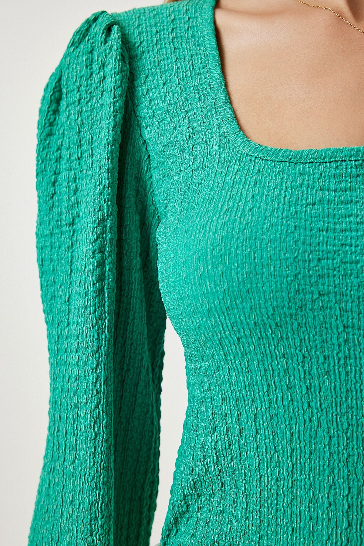 Female green square collar textured knitted blouse DD01111
