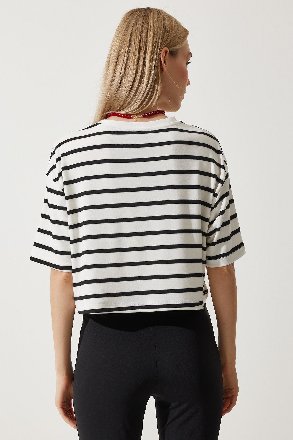Woman White Black Striped Oversize Crop knitting T-shirt BP00162