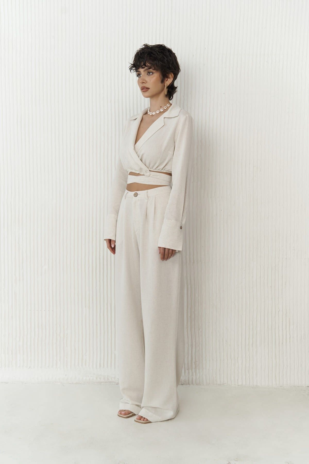 Estila Beige Crop pants Set