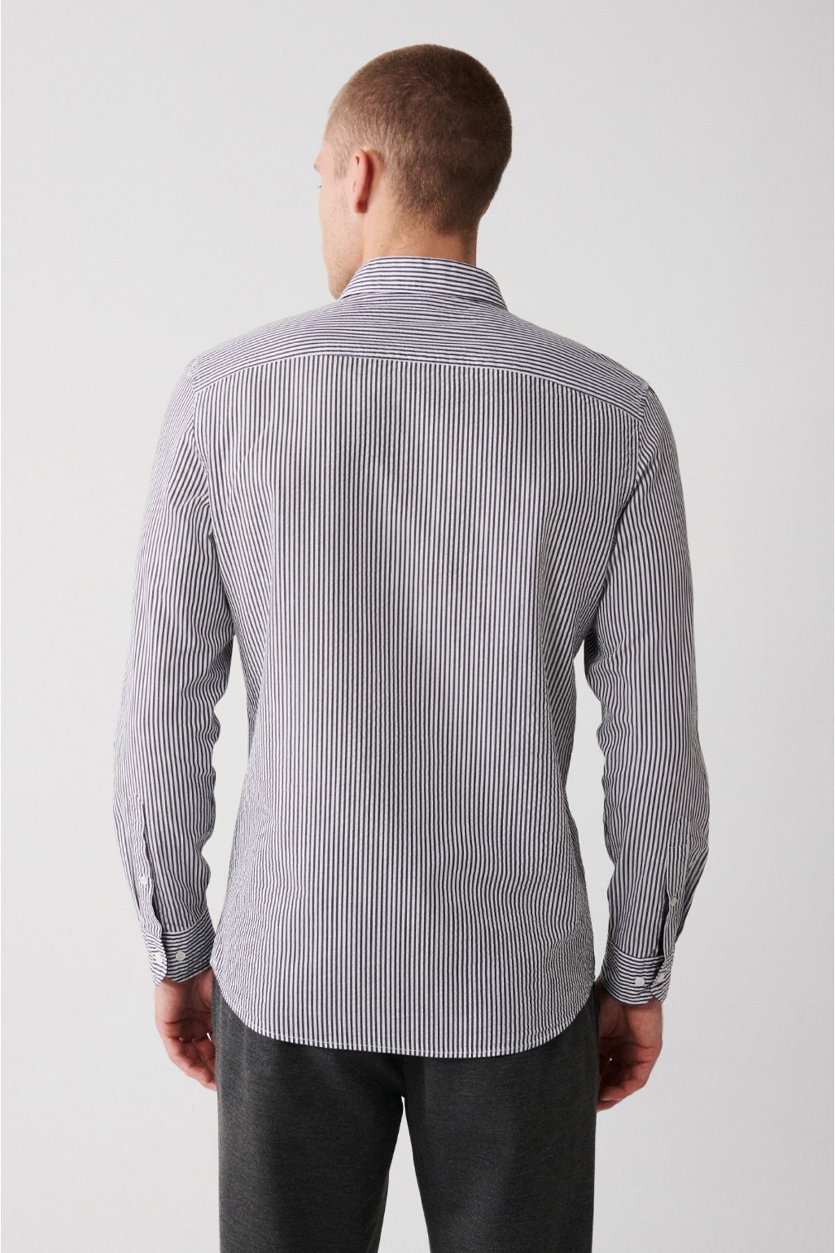 Men's Black Seersucker Bottom buttoned collar striped shirt A31y2084