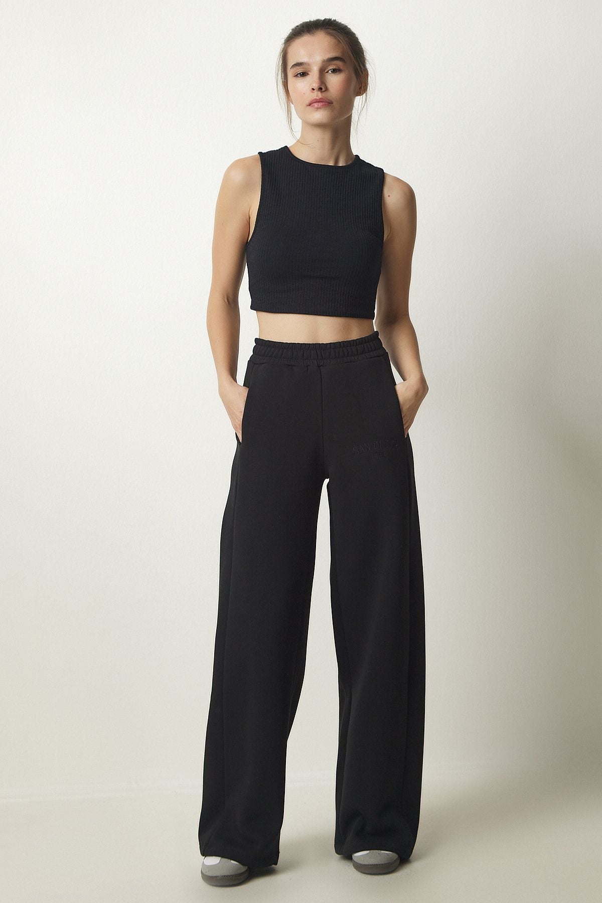 Female black -charted flat trouser thick tracksuits six HF00445