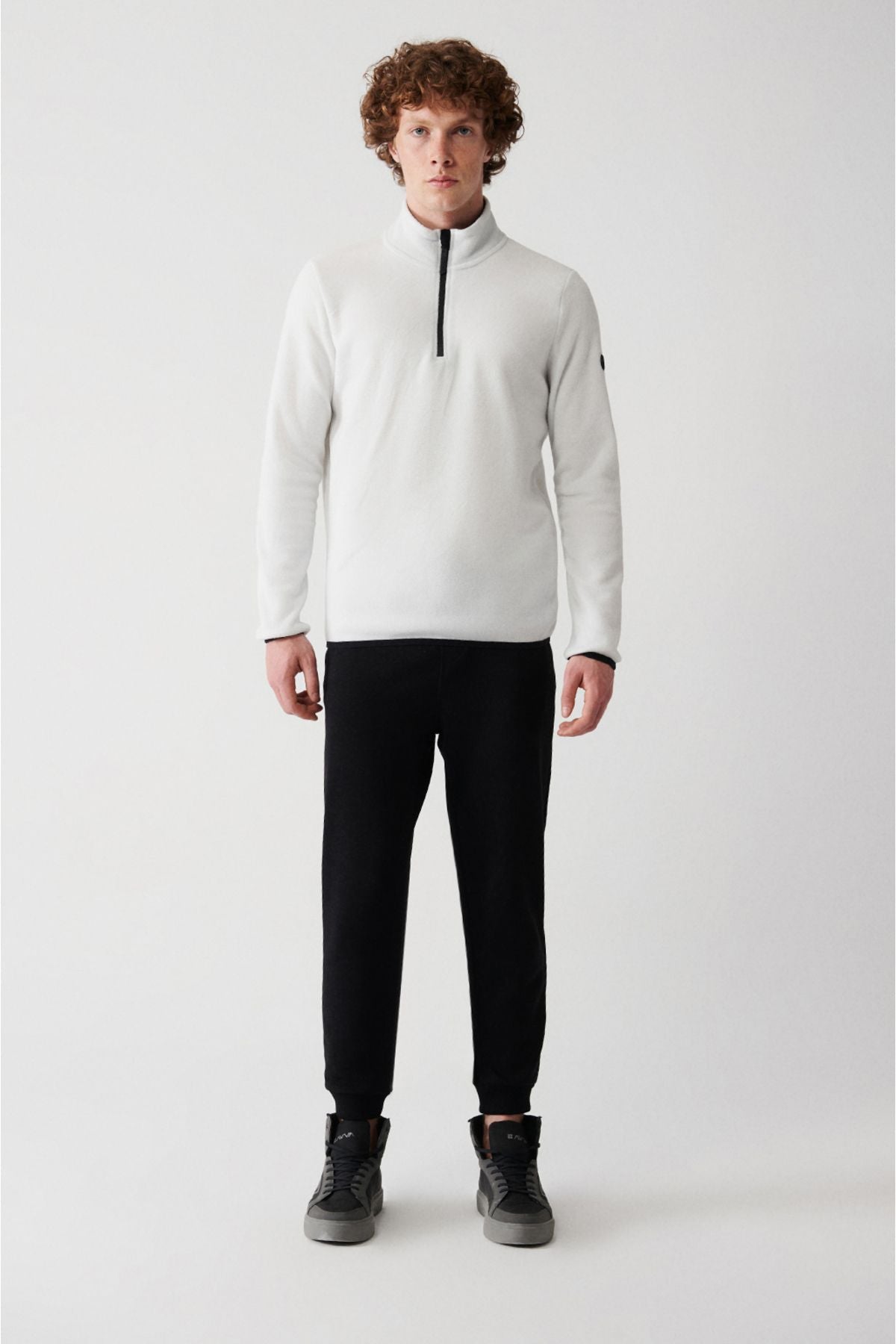 Men's white cold -resistant half -zipper with perpendicular collar polar sweatshirt E001068