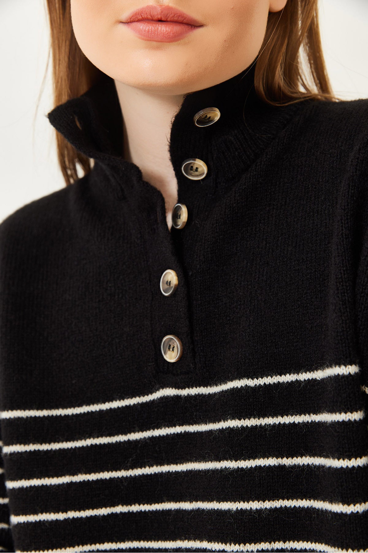 Women's Buttoned Sleeve Patchwork Knitwear Sweater 20247584