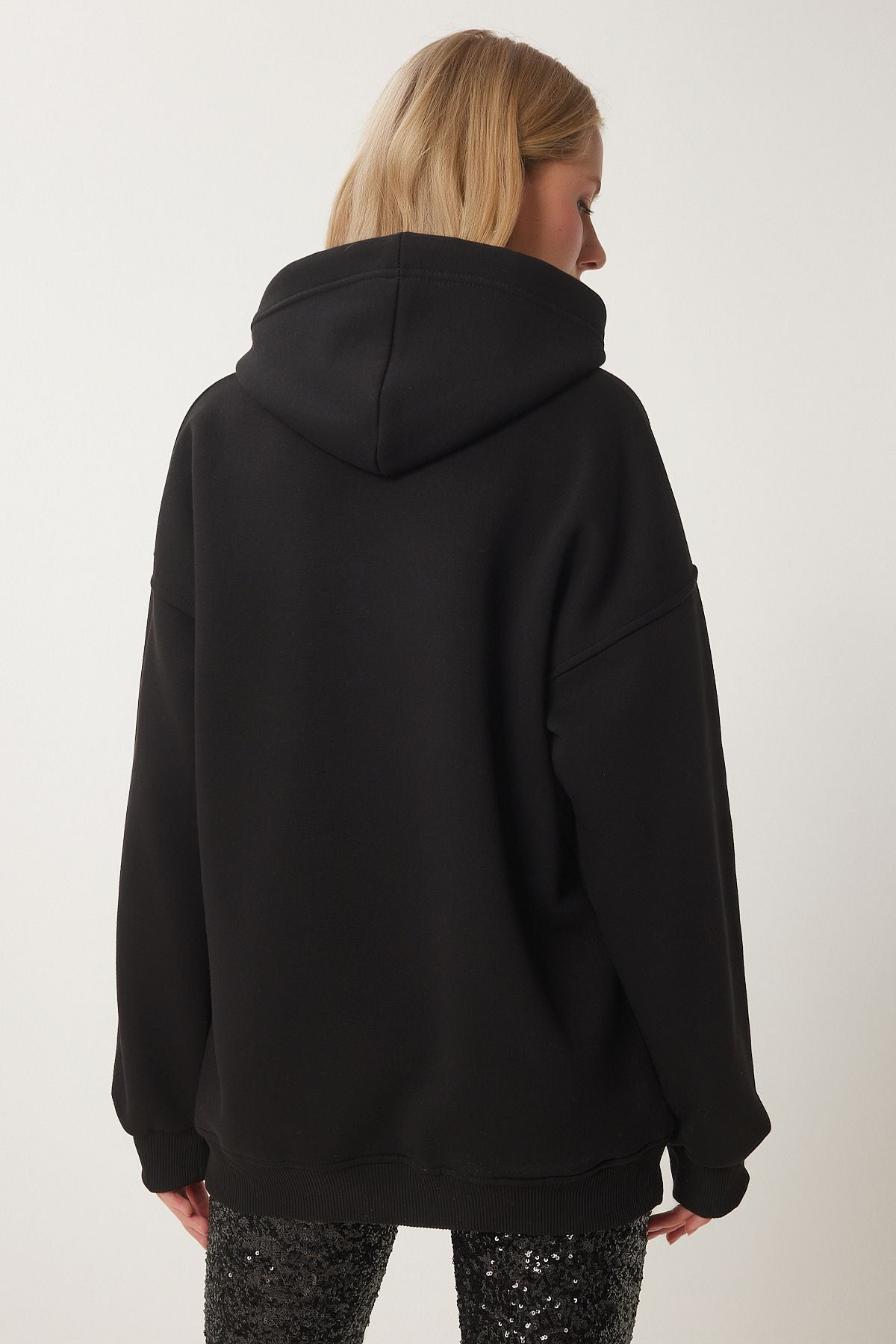 Kadın Siyah Yılbaşı Temalı Kapüşonlu Şardonlu Örme Sweatshirt TQ00001