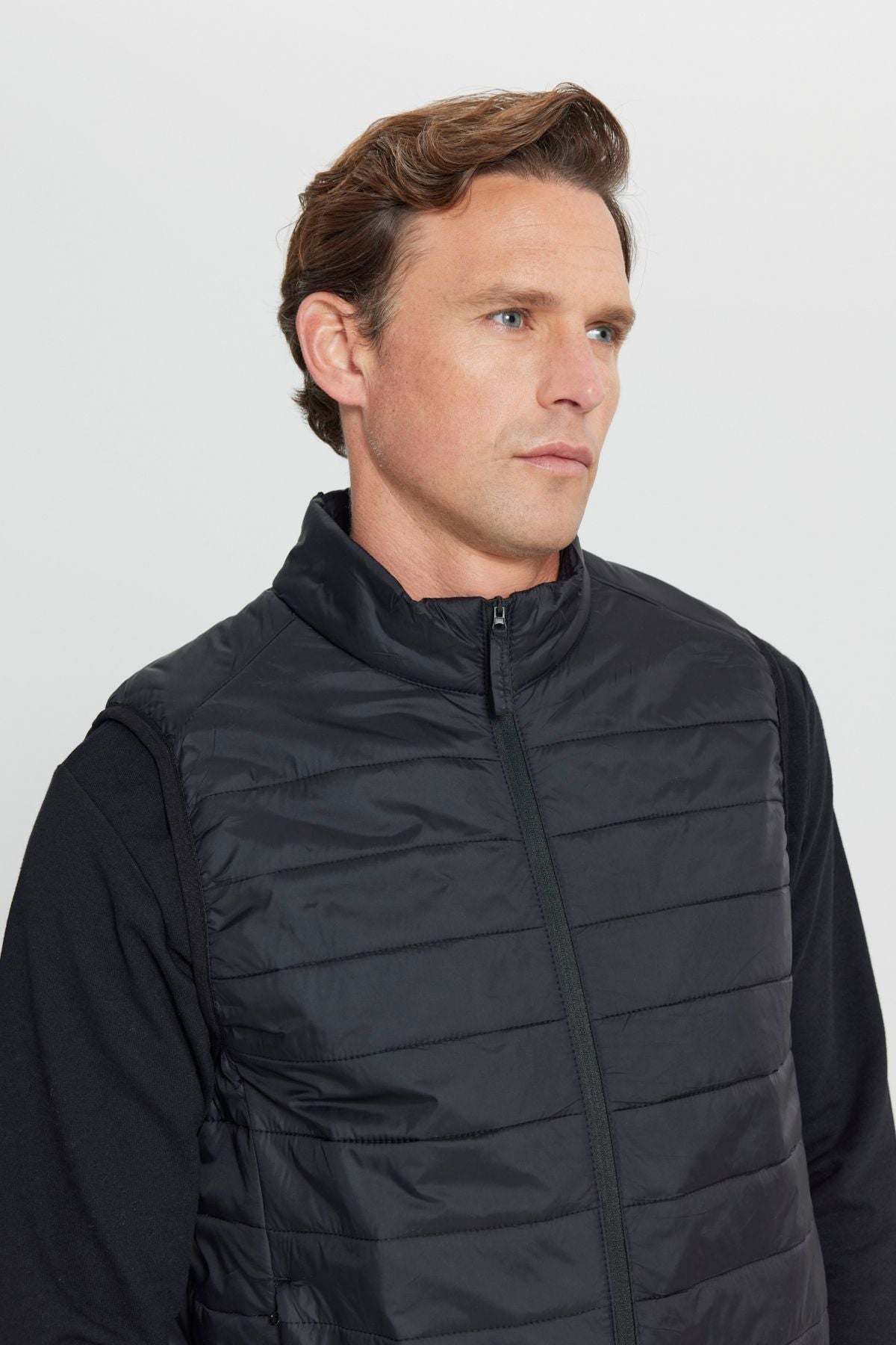 Men's black swelling windproof pasable bag with hot fiber ultra light vest
