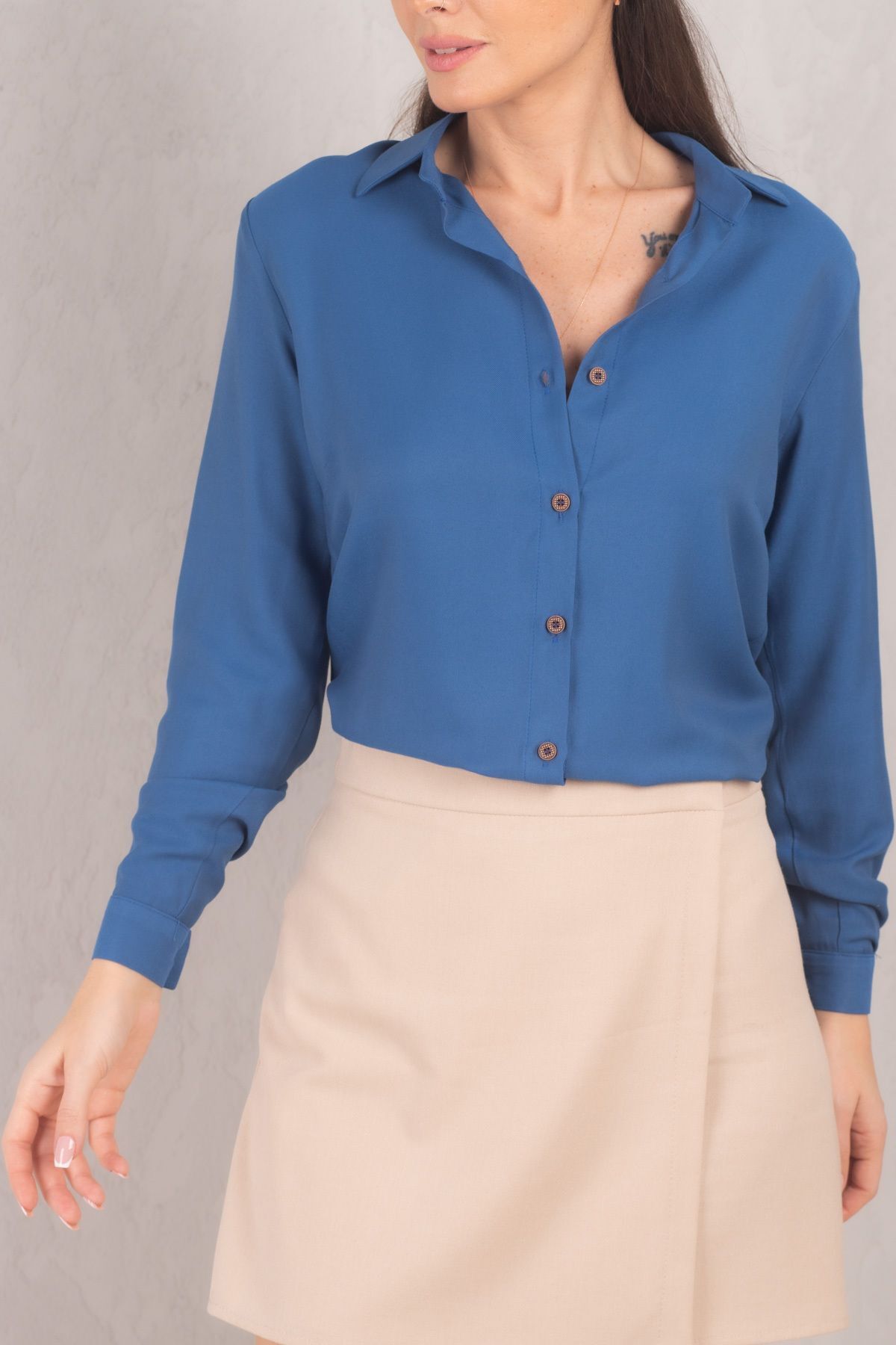 Woman Dark Blue Long Sleeve Flat Shirt ARM-18Y001176