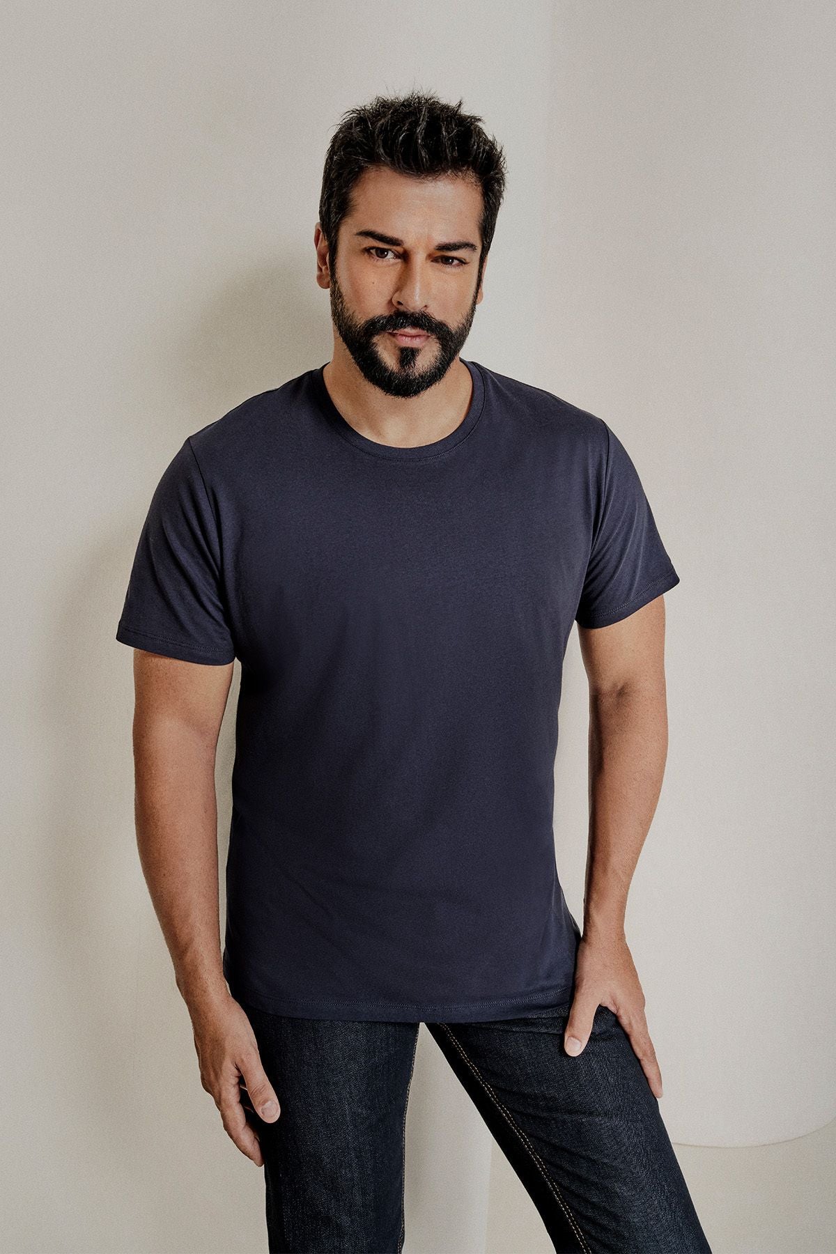 Men's White-White-Sıyah-Lacıvert Slim Fit Bicycle Collar 100 %Cotton 4 Piece Basic T-shirt package