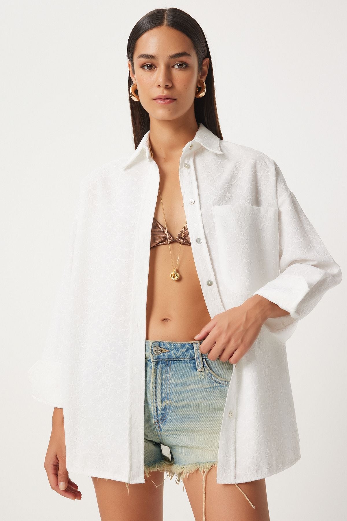 Female white shirt with white patterned DM00137