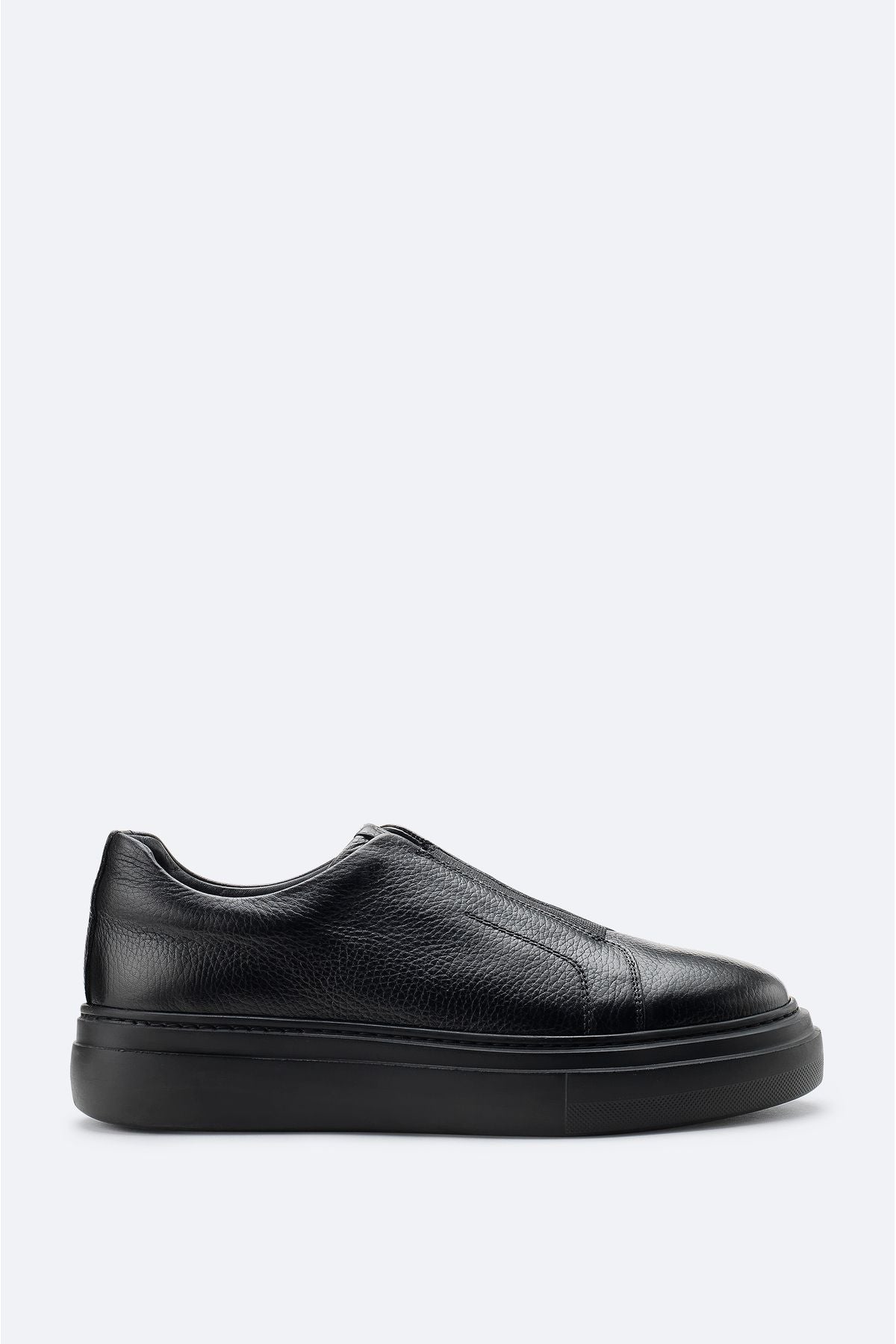 Men's black 100 %leather tire band detailed flexible floor casual shoes A42y8008
