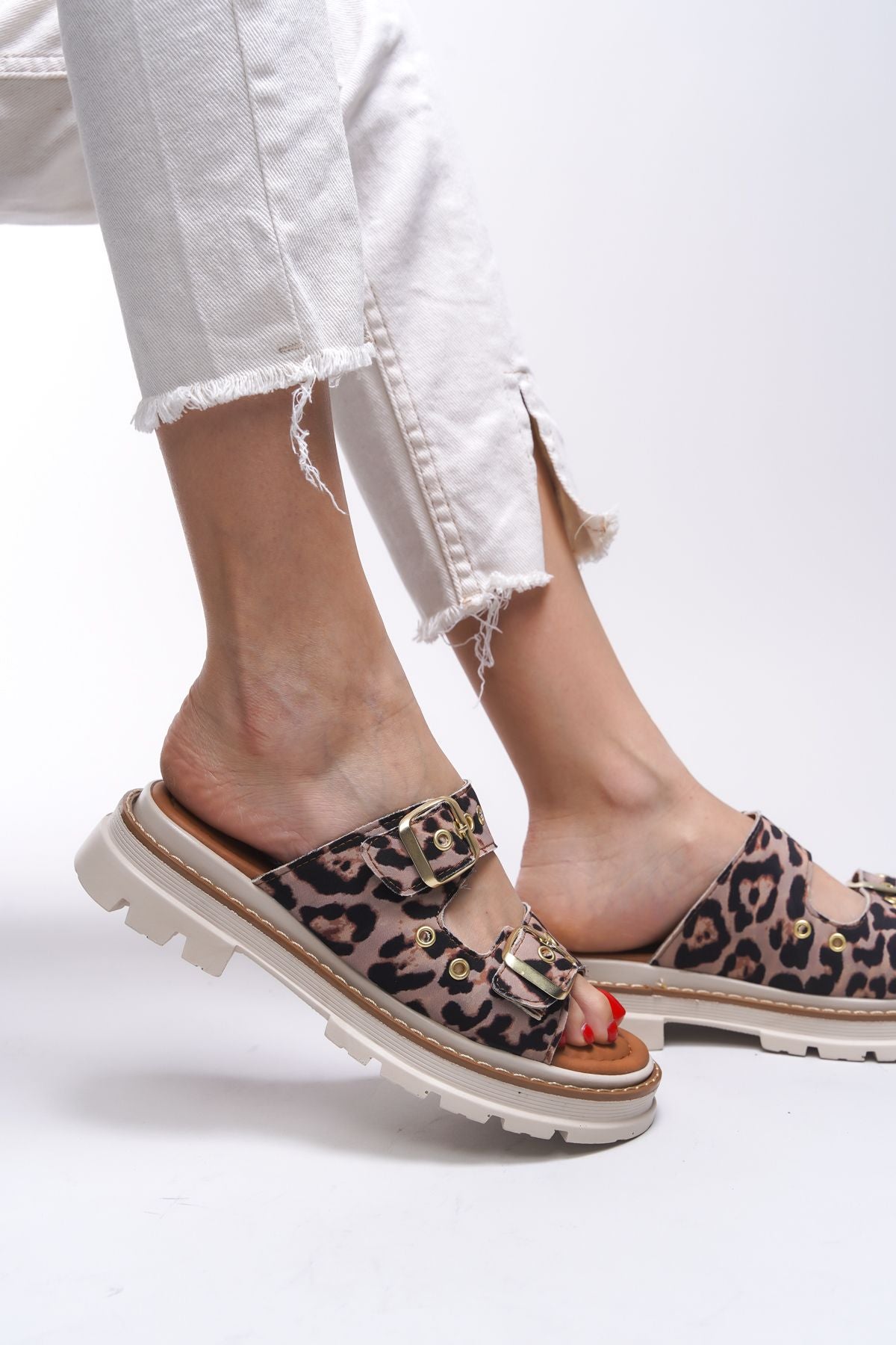 Tamrithe Woman Slippers 0012100 Leopar Beige