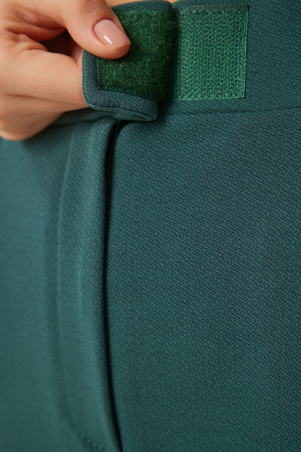 Female emerald green waist waist comfortable weaving pants RV00150