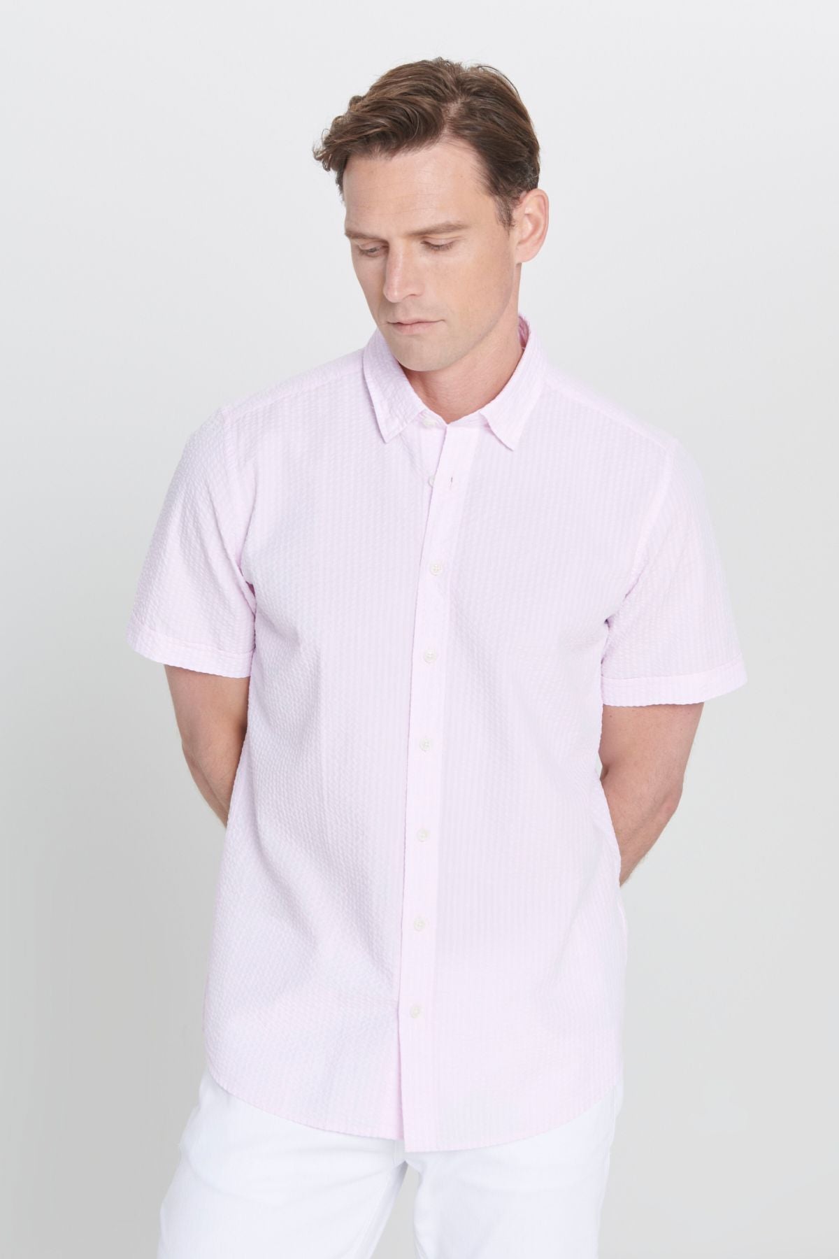 Men's pink slim fit narrow cut tight cut hidden buttoned 100 %cotton wafer patterned short sleeve shirt