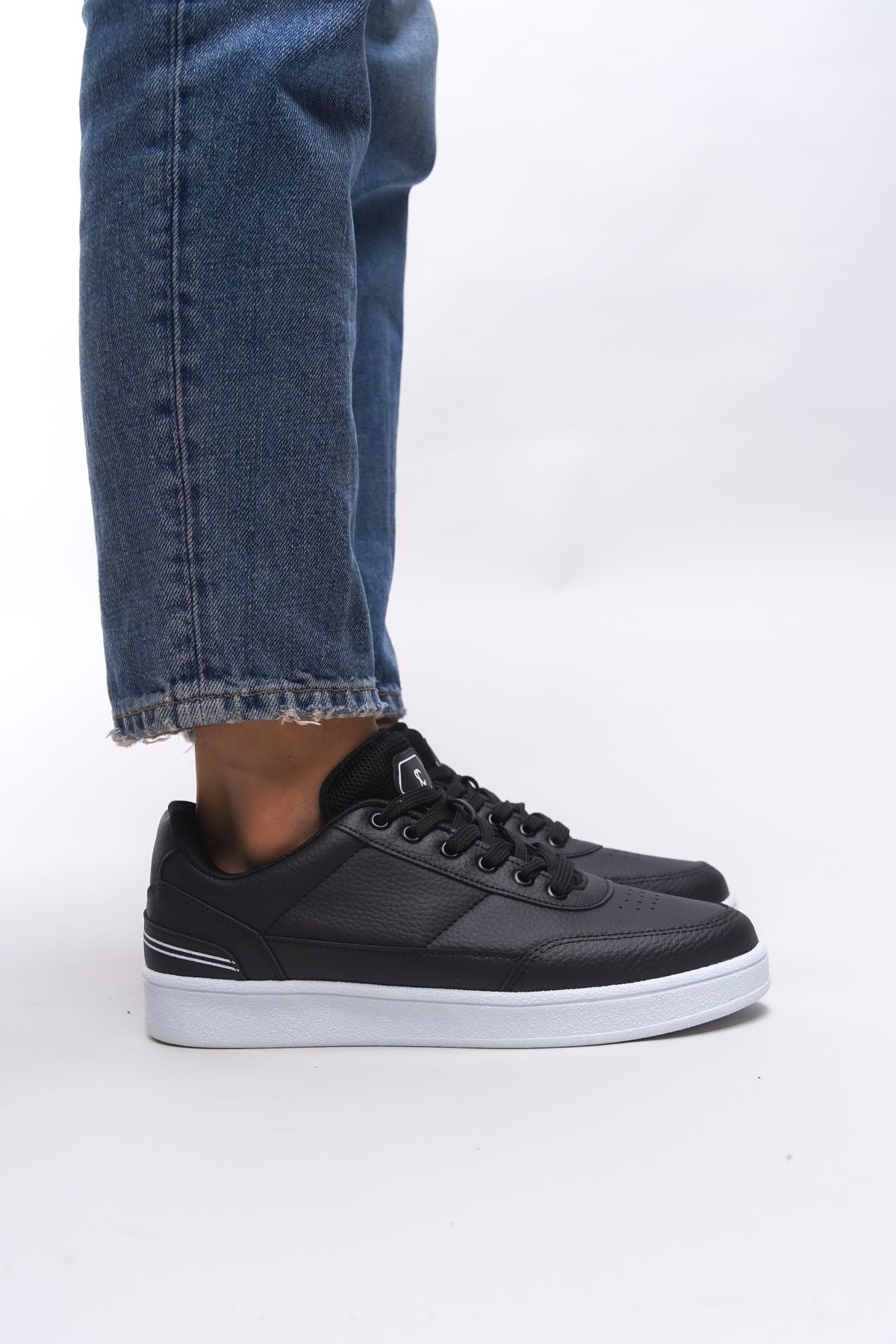 Ghiogluah Unicaker Sneaker