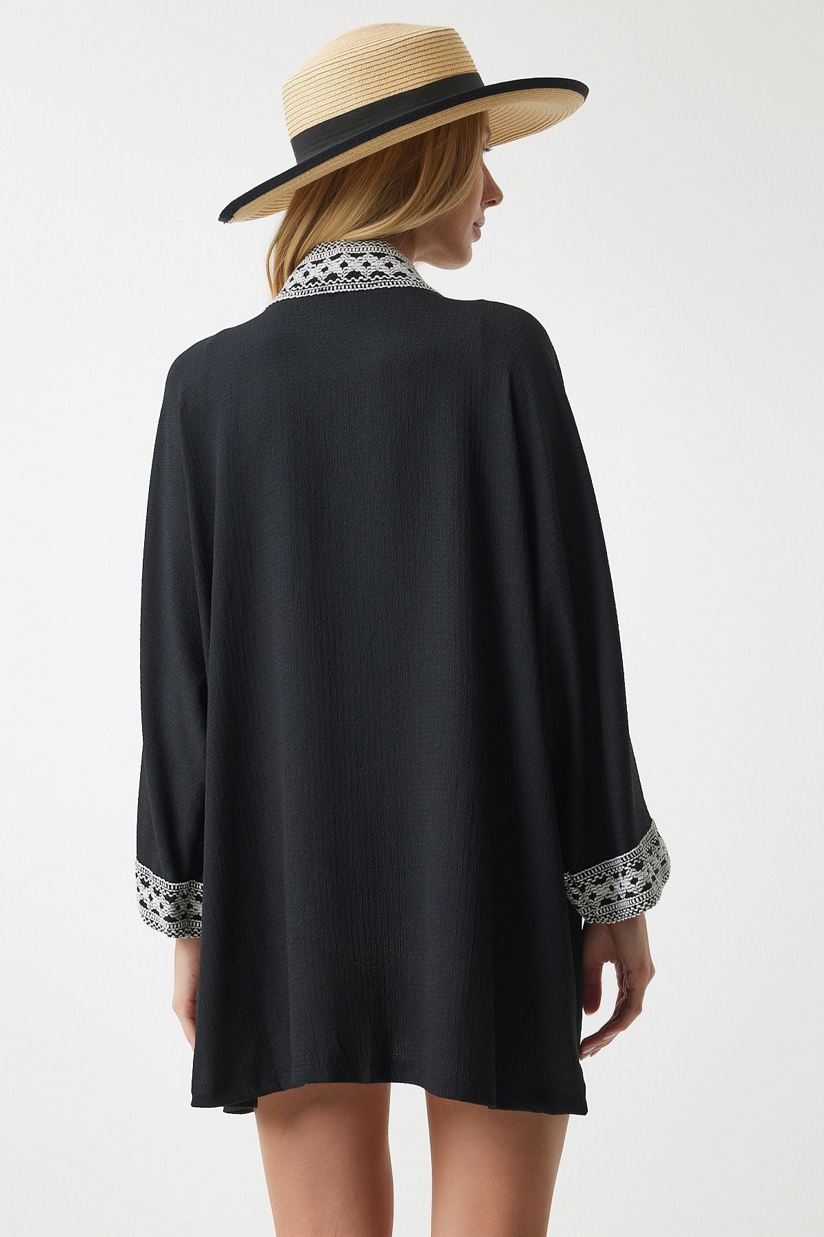 Women's Black Embroidery Krinkıl Kimono DD01101