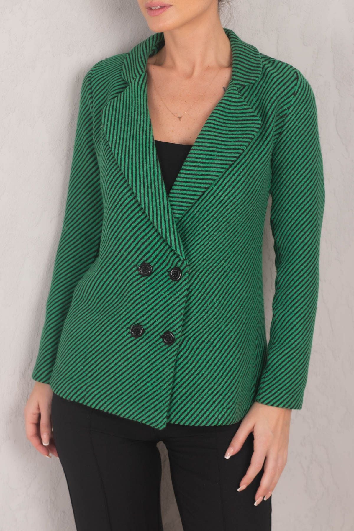 Four buttoned stamp jacket with green line pattern ARM-24K001037