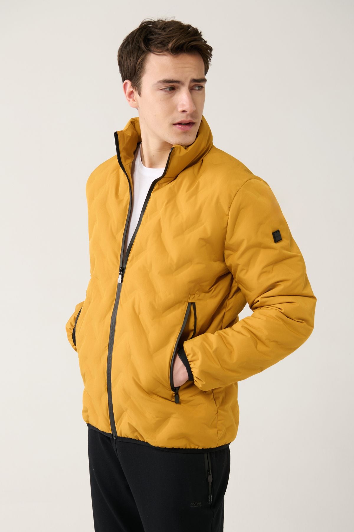 Men's saffron upright collar water repulsive windproof light swelling coat E006036