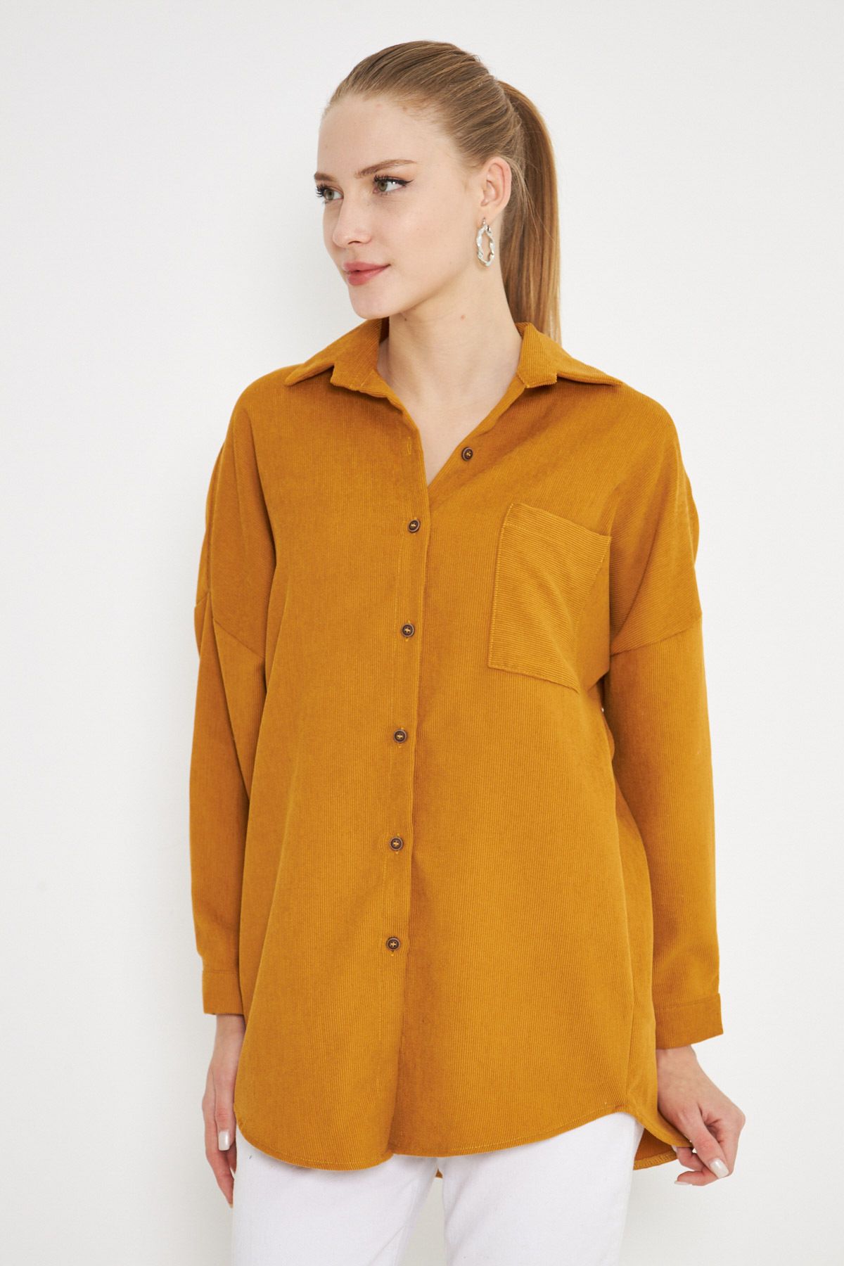 Woman mustard pocket with oversize finely wick velvet shirt ARM-24K001076