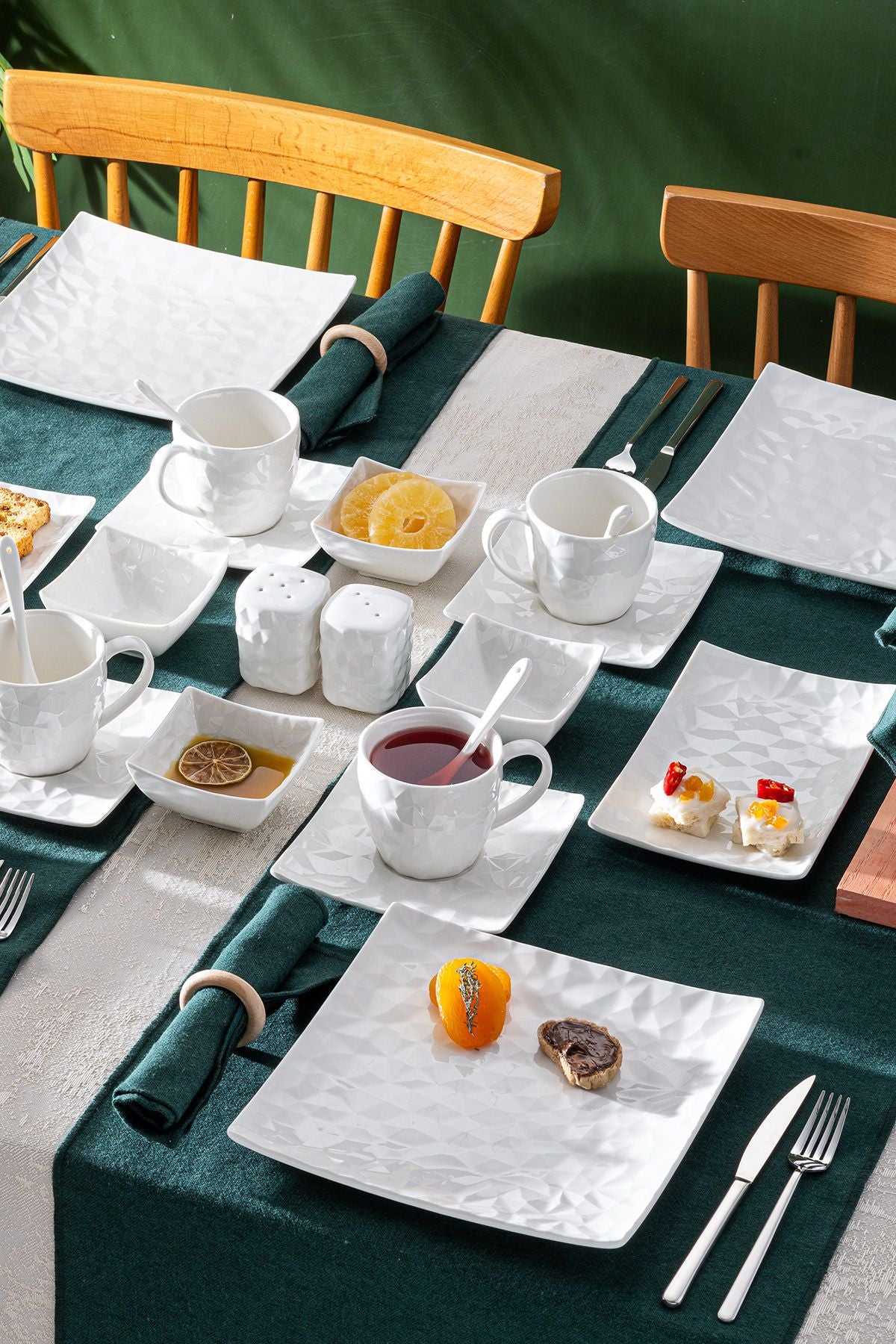 Istanbul Porcelain Pera 32 Piece 6 Person Breakfast Team