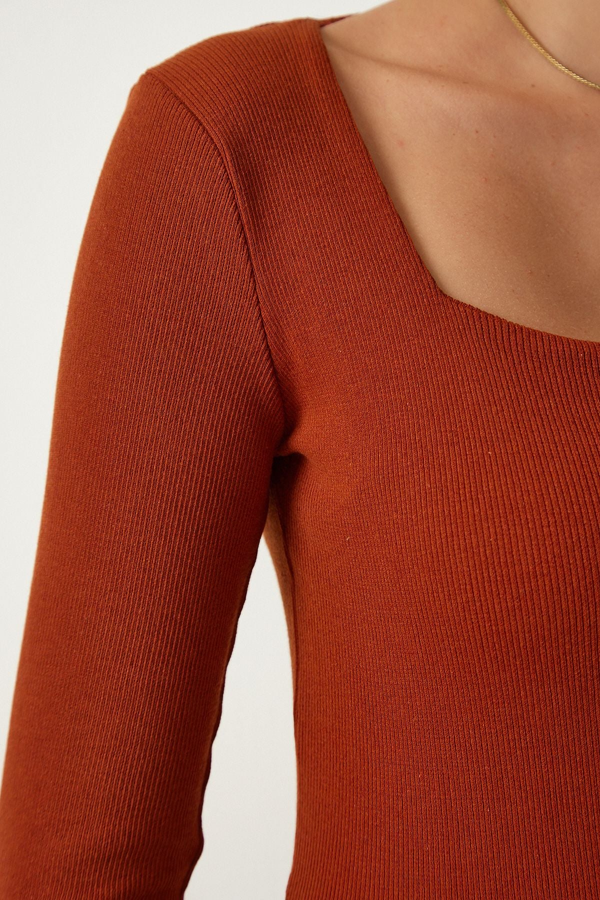 Female Tile Square Collar Vumor Knitting Blouse GT00052
