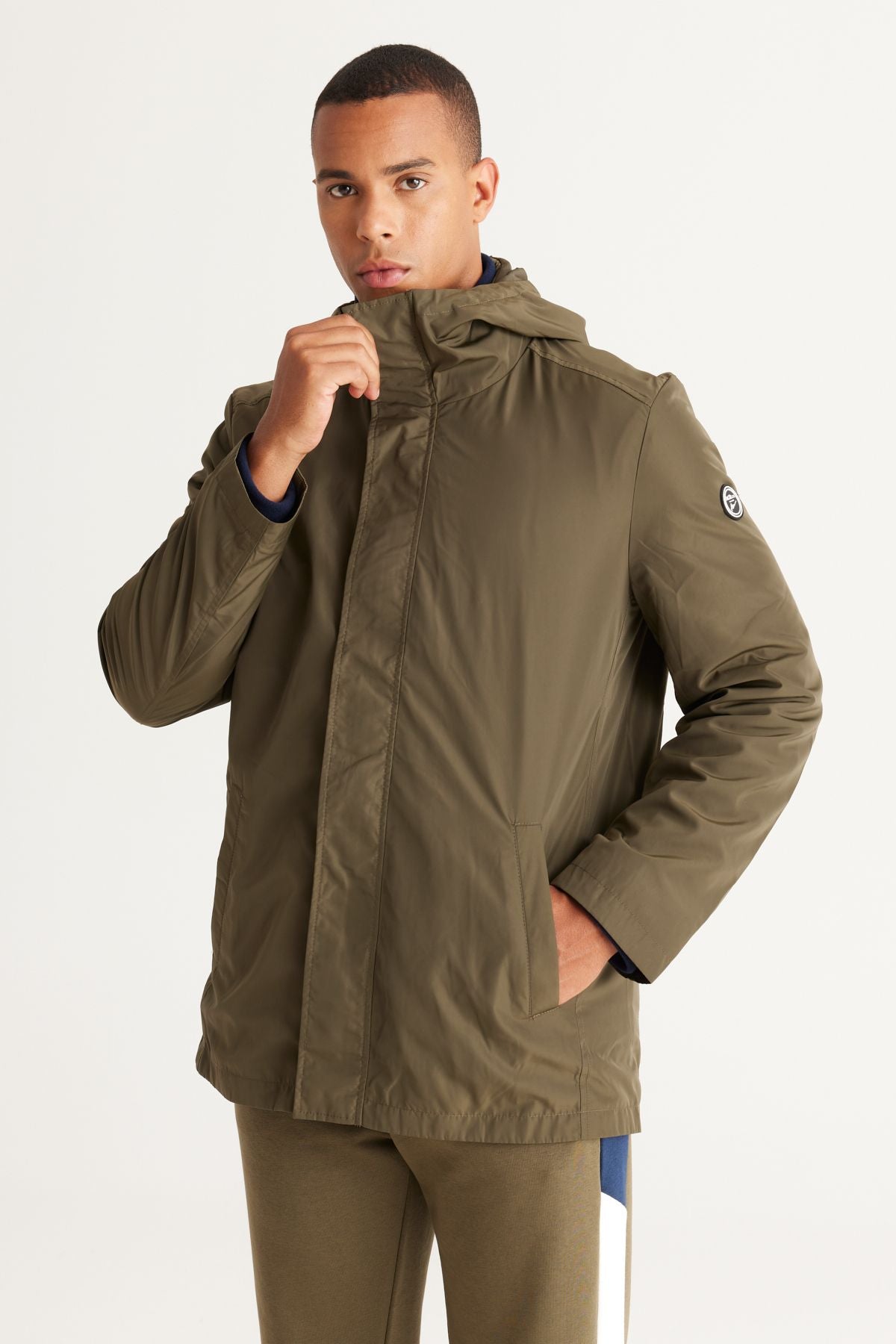 Male Khaki standard fit normal cut windproof hooded upright collar coat trench coat