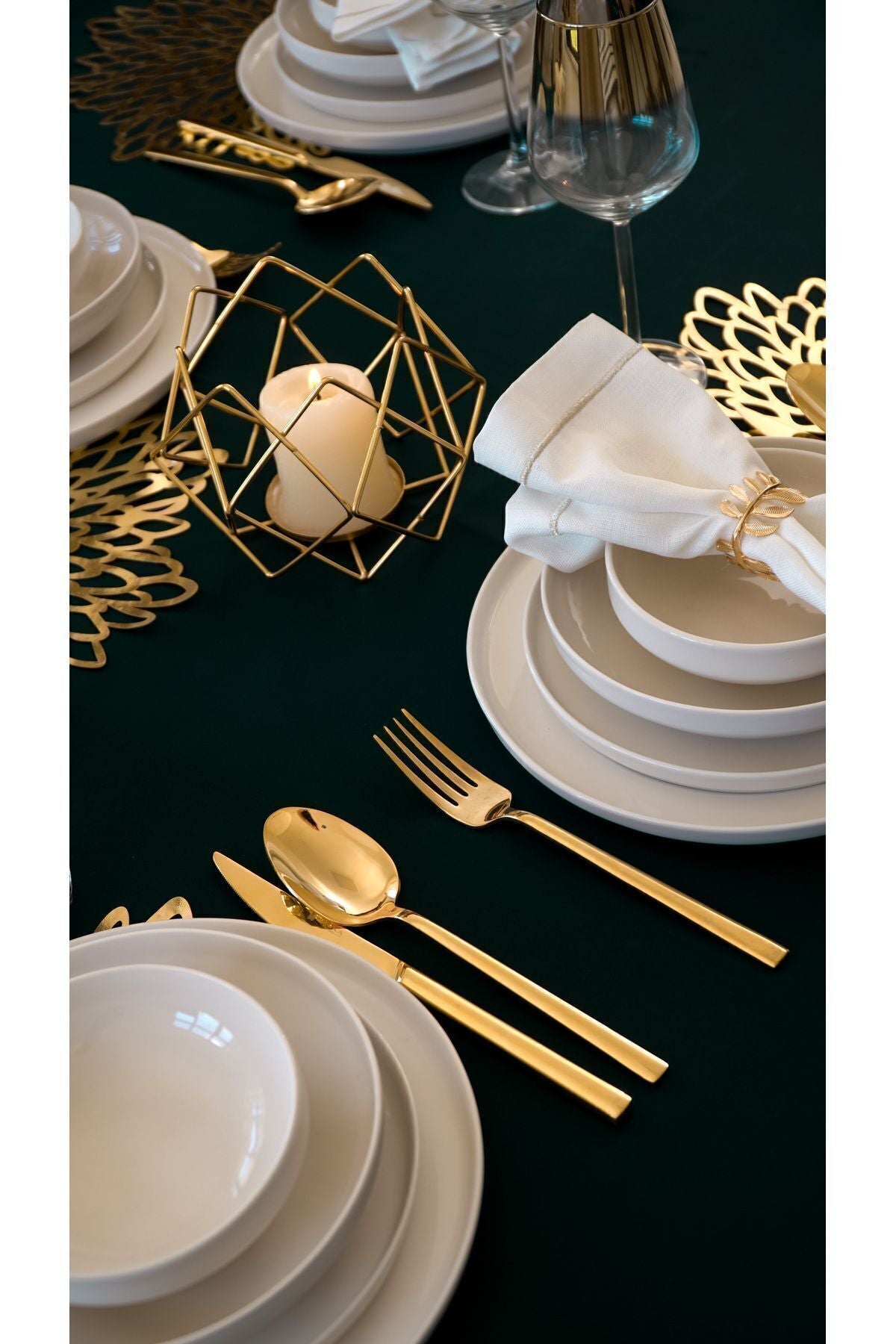 Dream Broken White 24 Piece Porcelain Dinner Set for 6 people