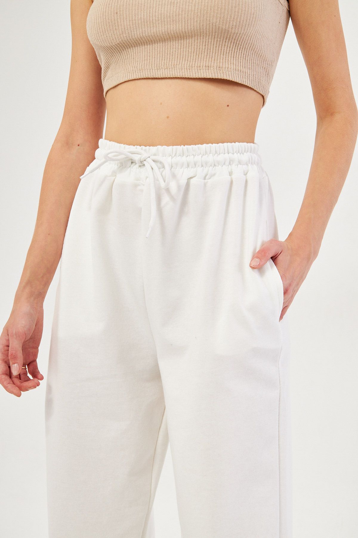 Woman White Waist and Paçası Pocket Pocket Service Six ARM-22Y024062