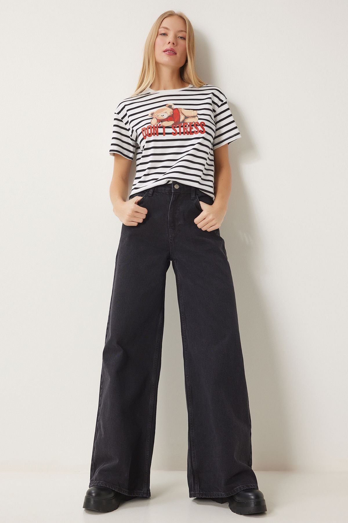 Female Black Medium Waist Wide Totage Jean FN03413