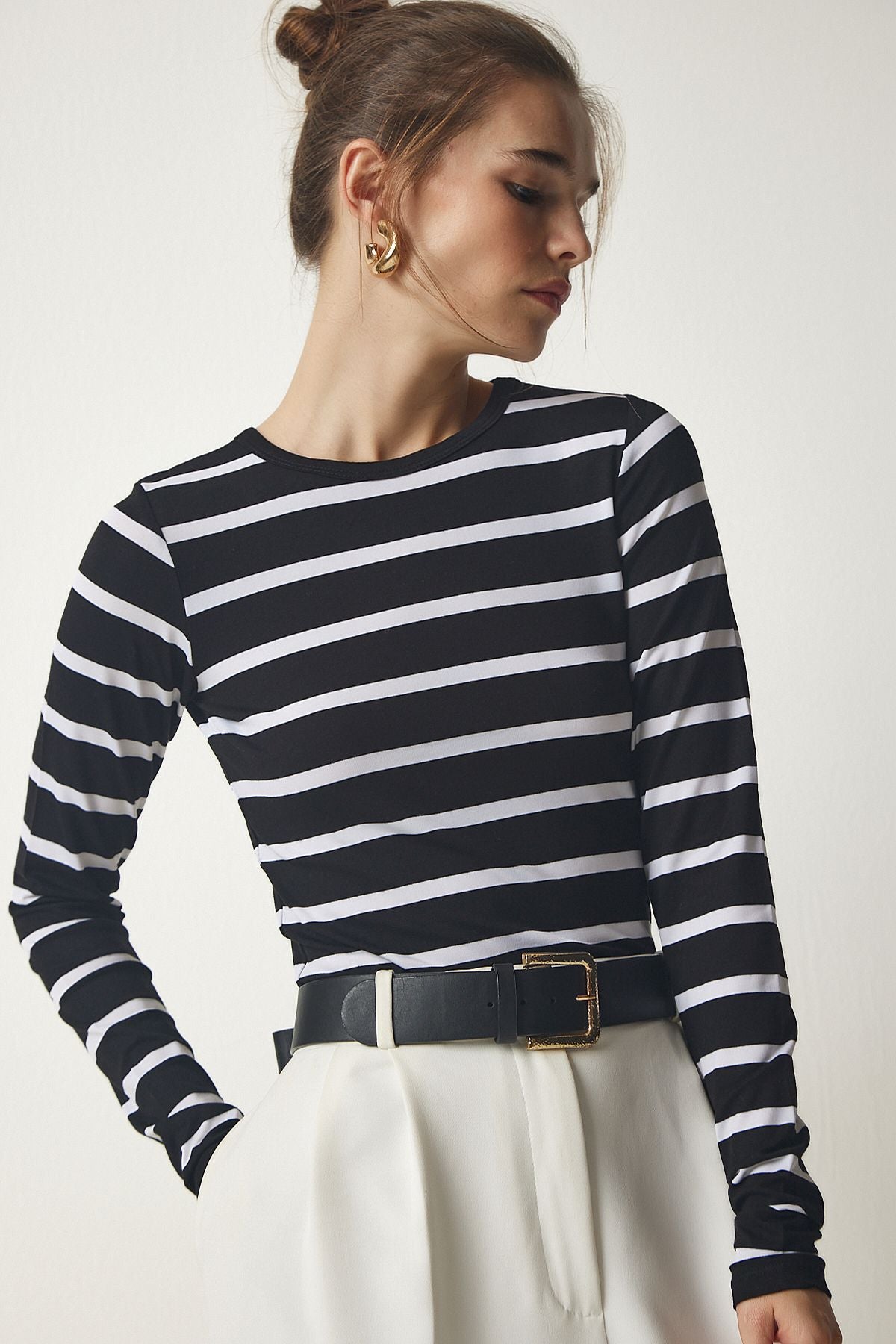 Woman Black striped knitted blouse LD00065