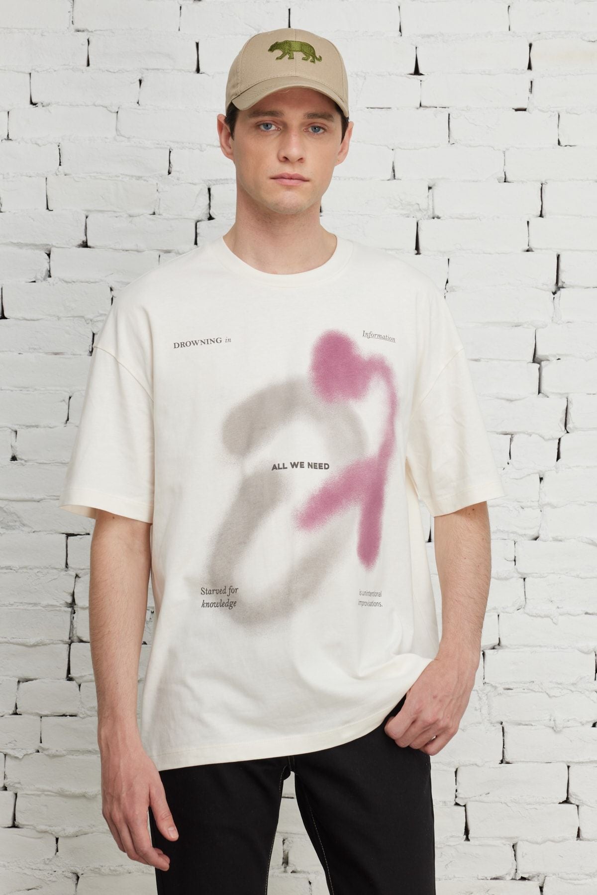 Men's Ecru Oversize plenty of cut bike collar 100 %cotton printed T -shirt