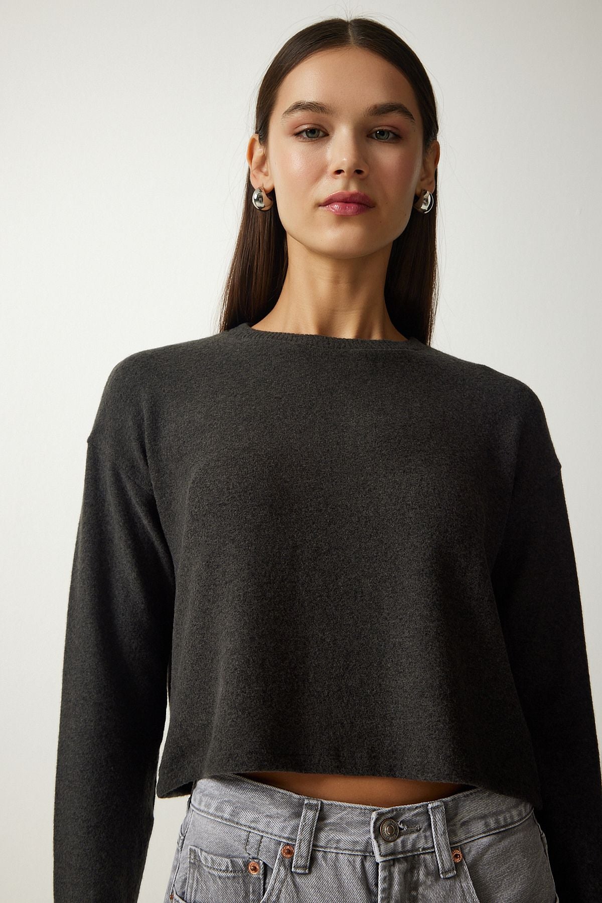 Woman anthracite soft textured crop knitted blouse UB00214