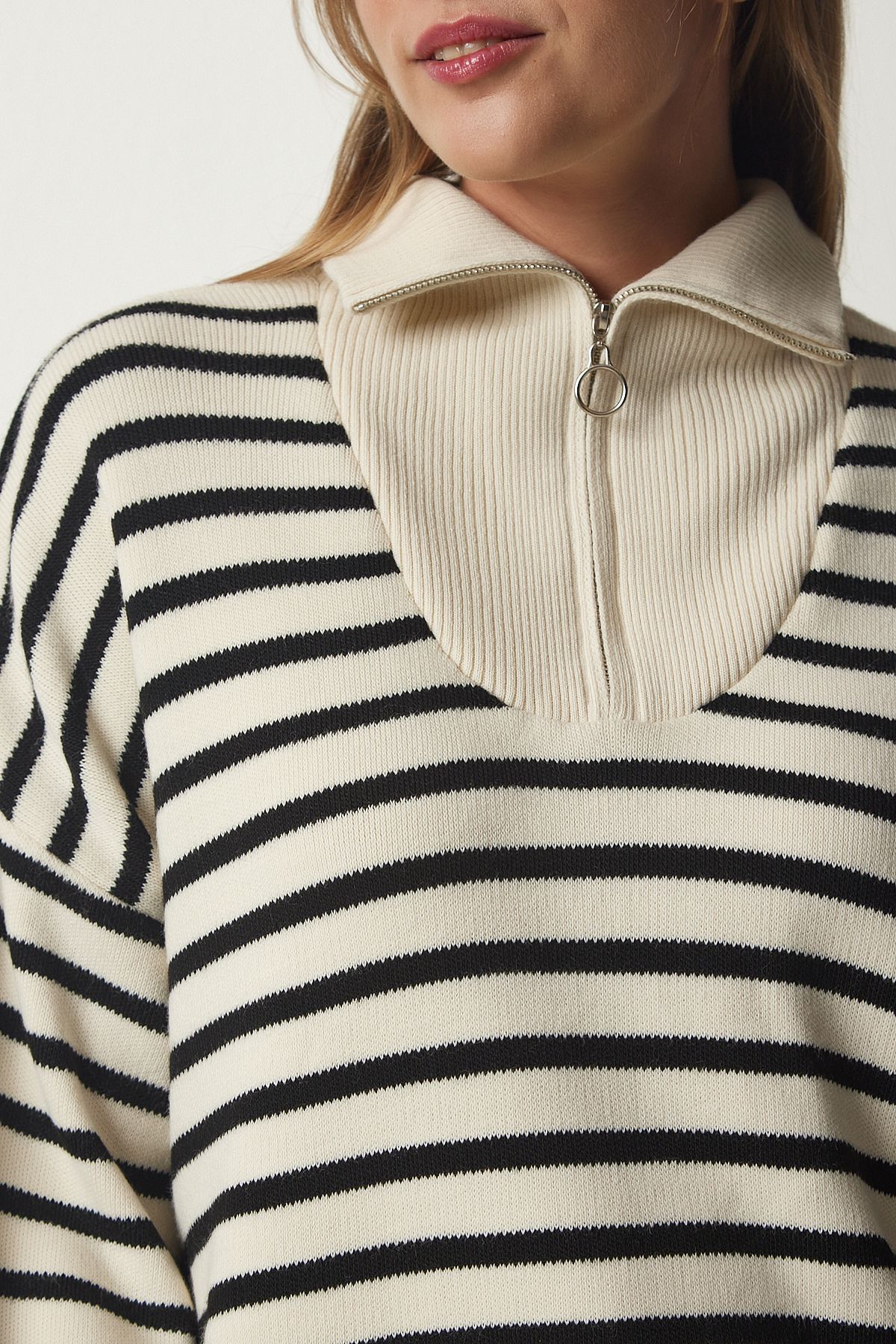 Women's Cream striped zipper collar knitwear sweater pf00039