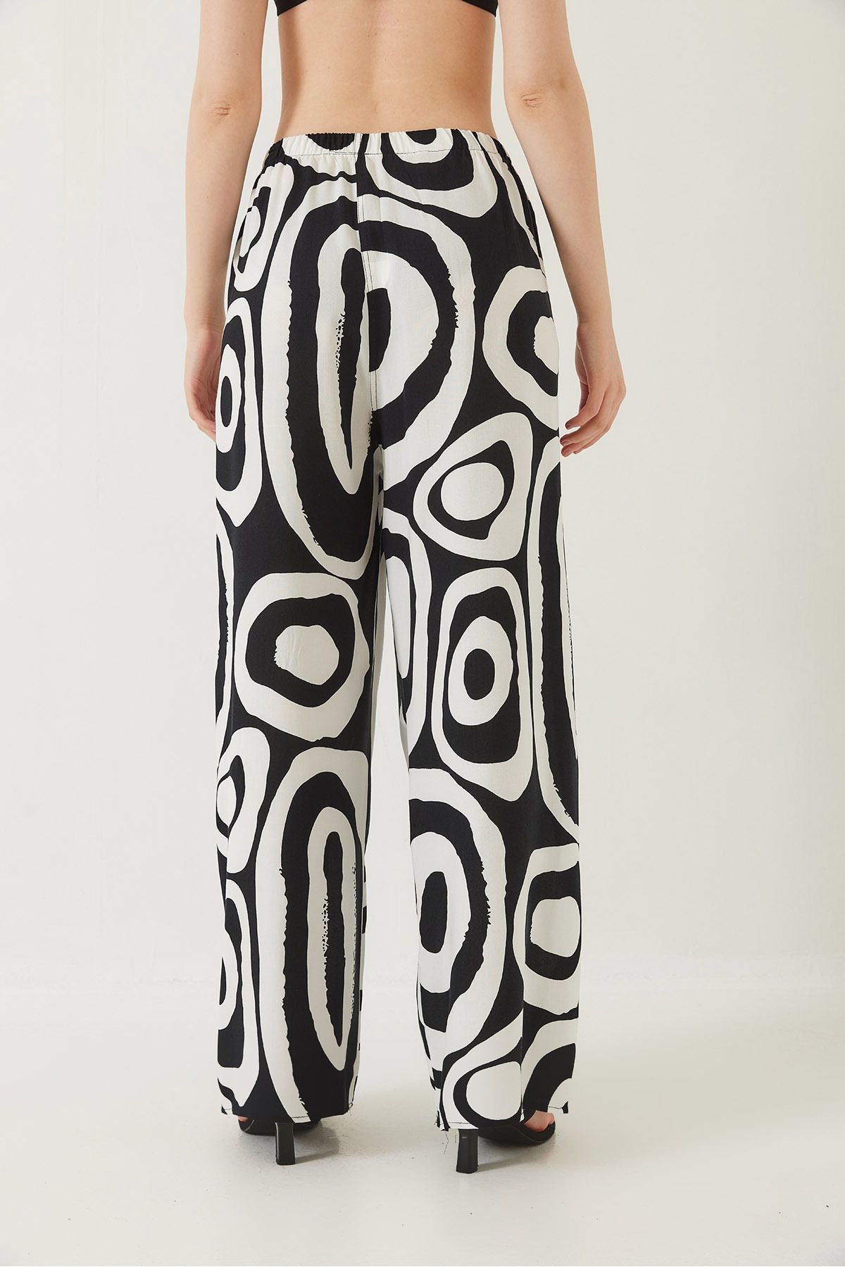 Female -linked patterned viscose pants 60261358