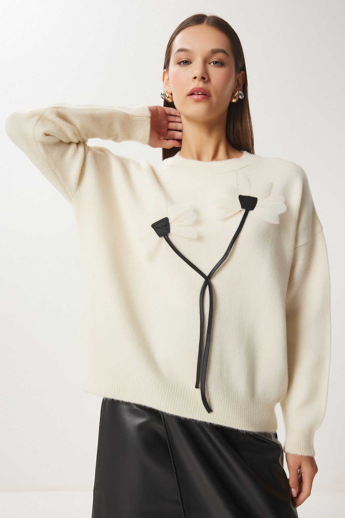 Woman Ekru Flower Detail Knitwear Sweater PF00103
